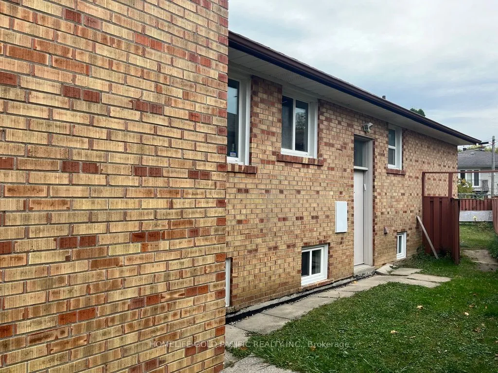 Detached Home For Lease | C13069766