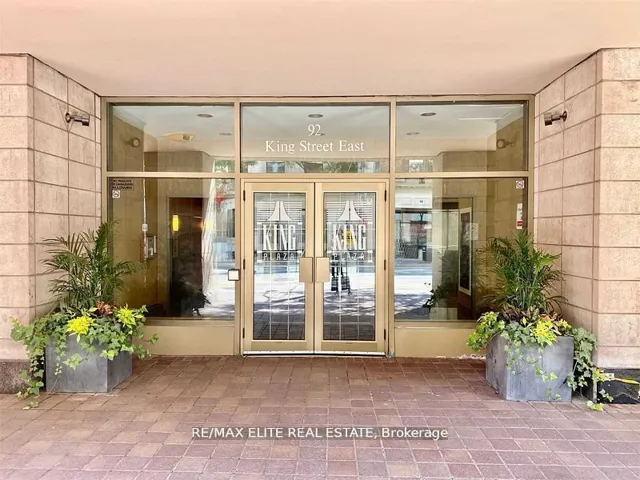 92 King St E, Toronto entrance