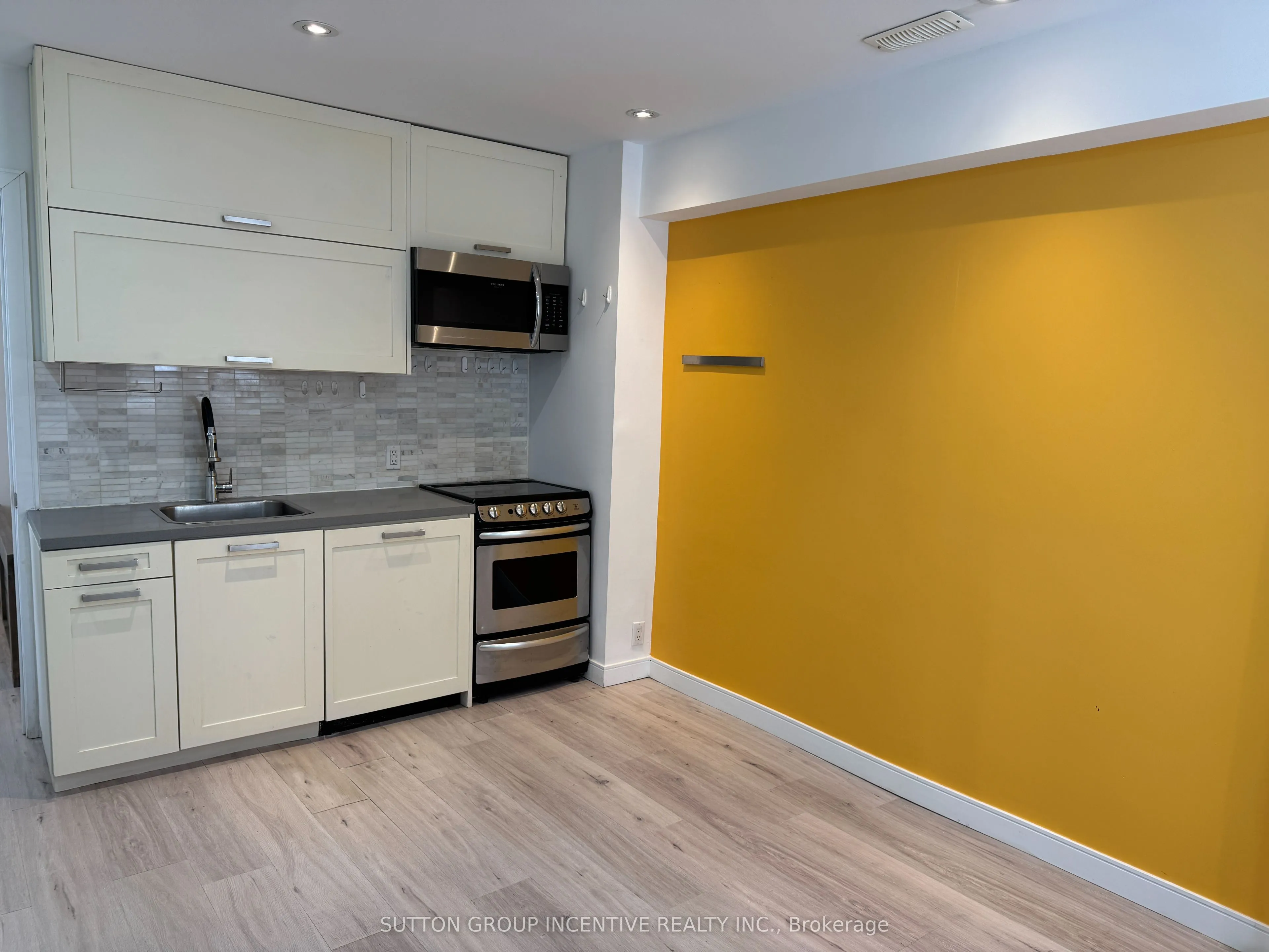 Detached Home For Lease | C13099372