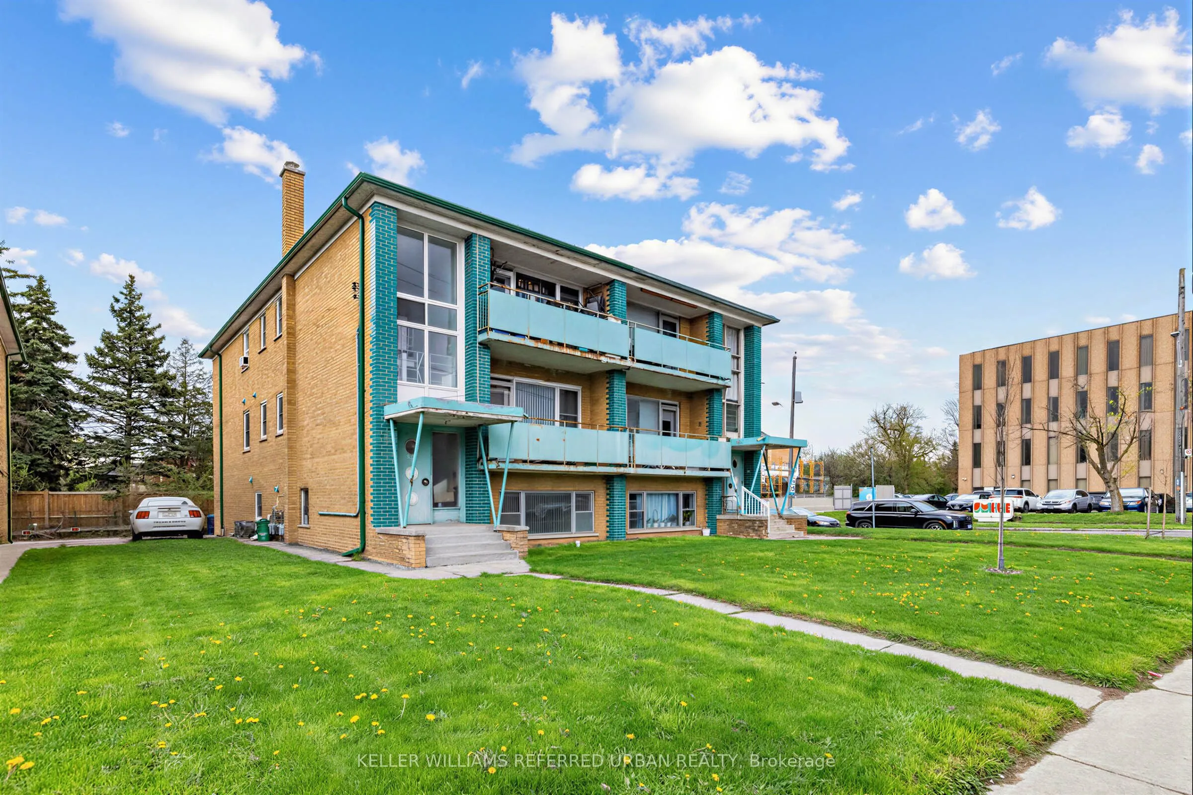 Triplex For Sale | C13101604