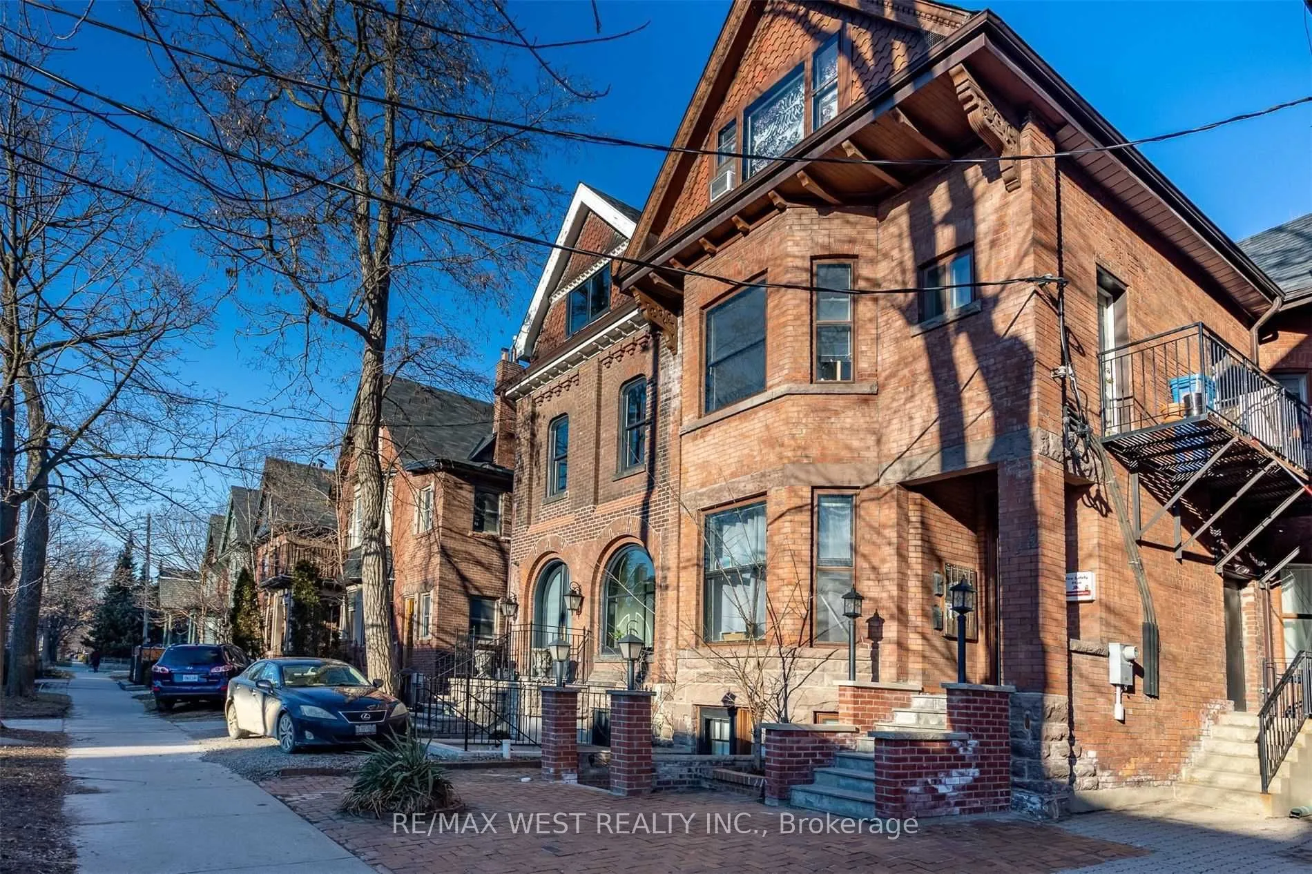 Semi-Detached Home For Sale | C13104546
