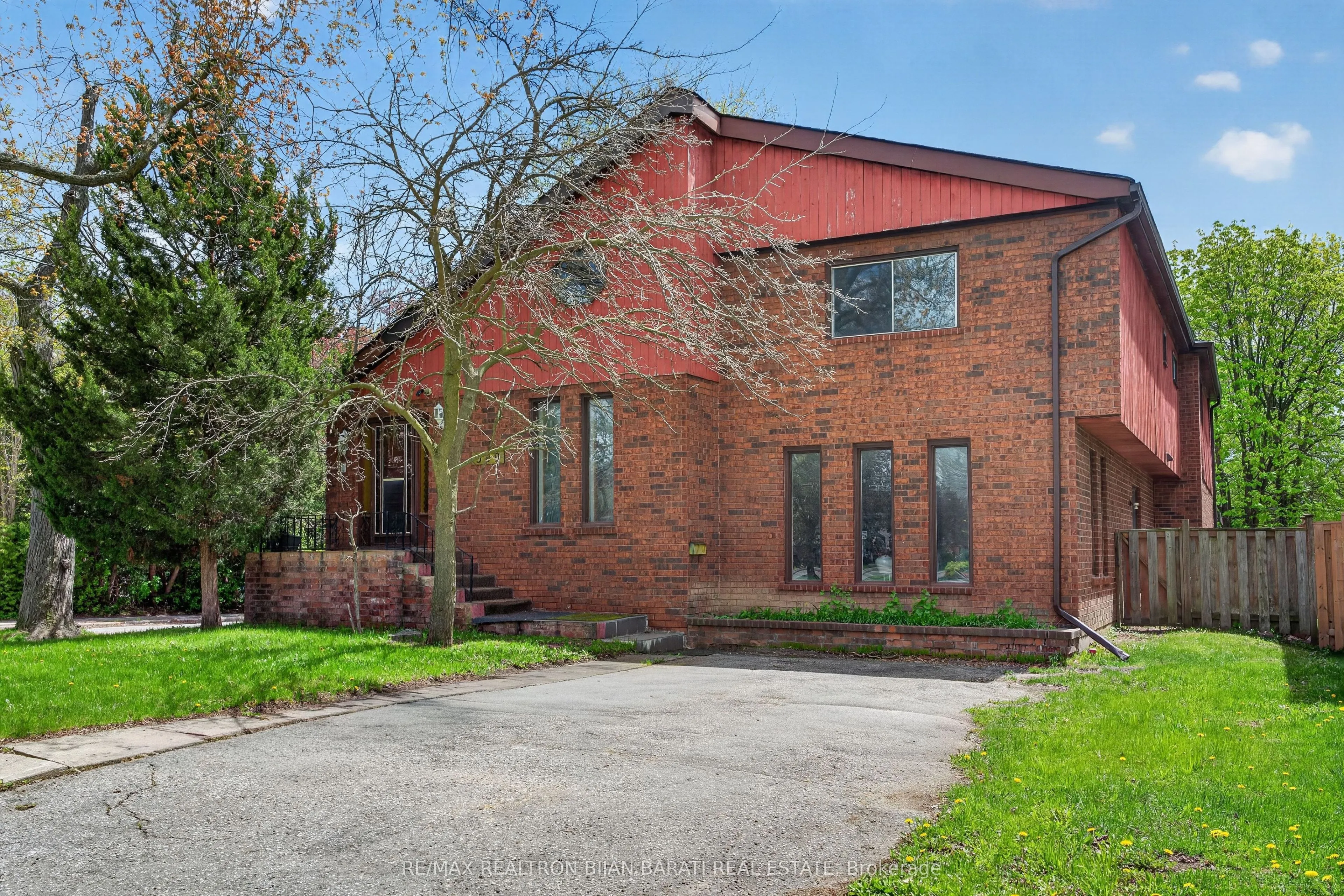 Detached Home For Sale | C13111510