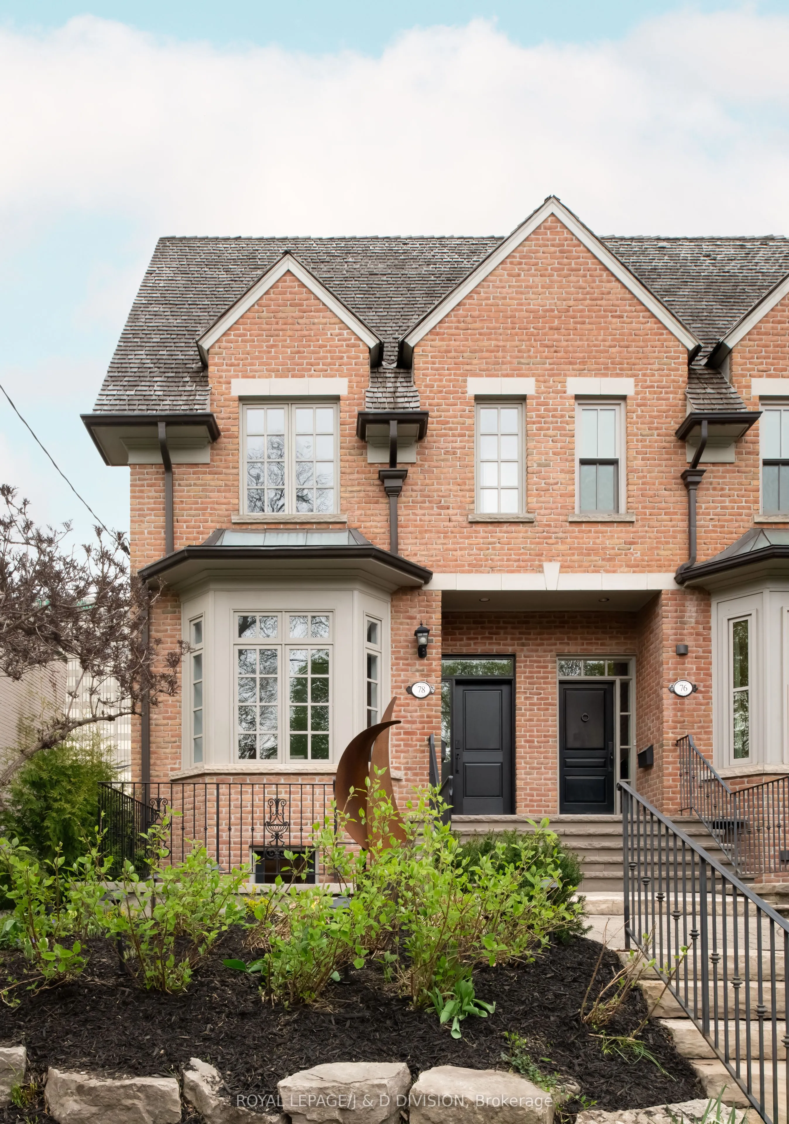 Semi-Detached Home For Sale | C13112930