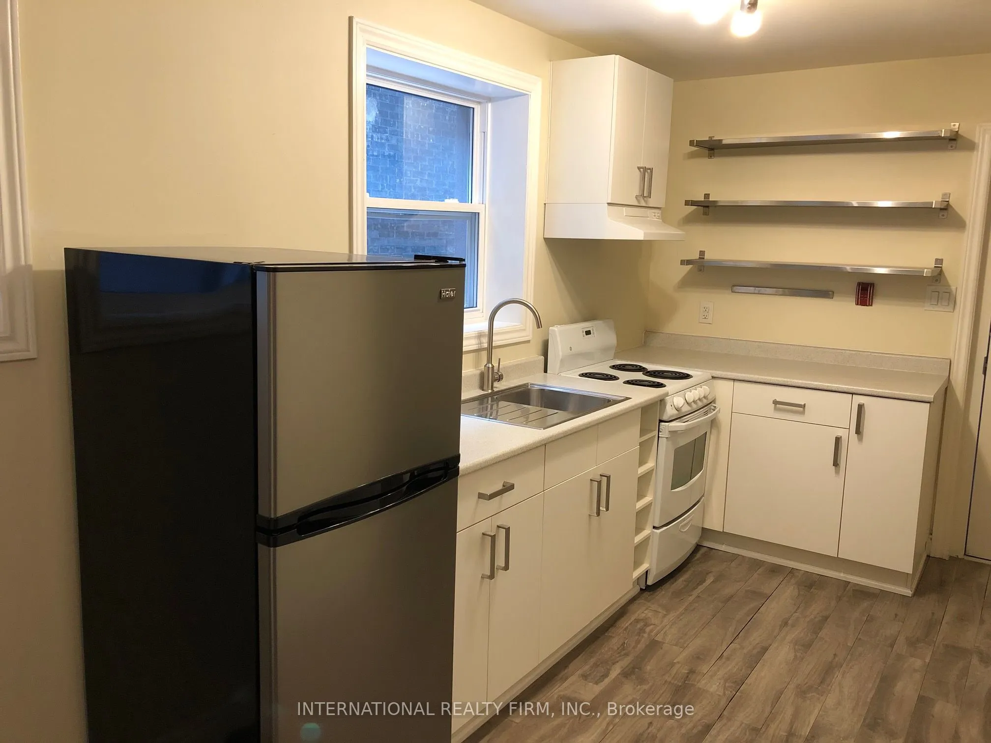Multiplex For Lease | C13120652