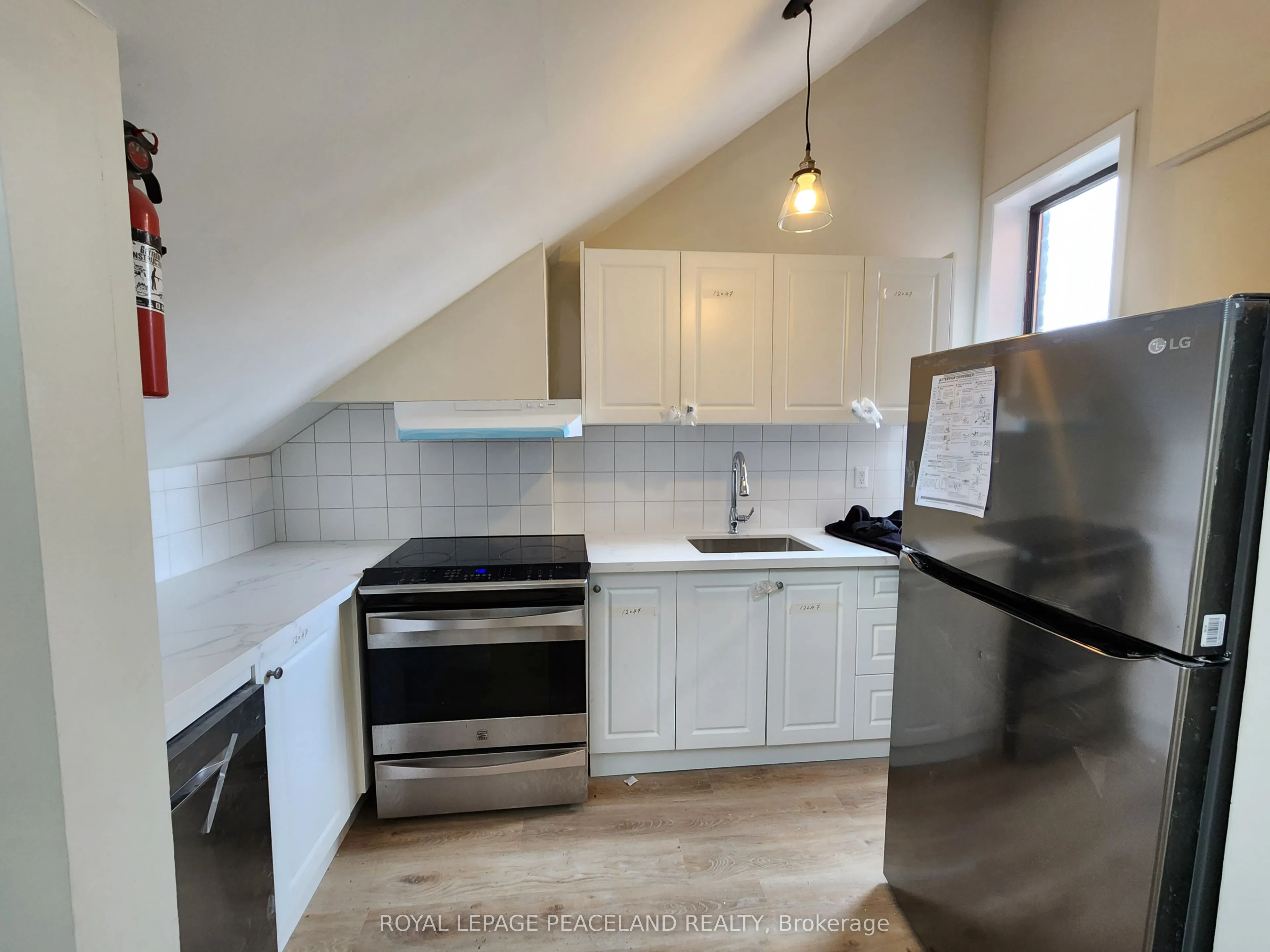 Multiplex For Lease | C13124750