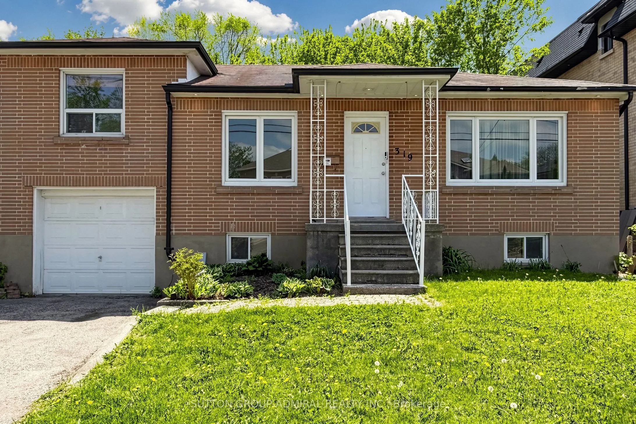 Detached Home For Lease | C13127508