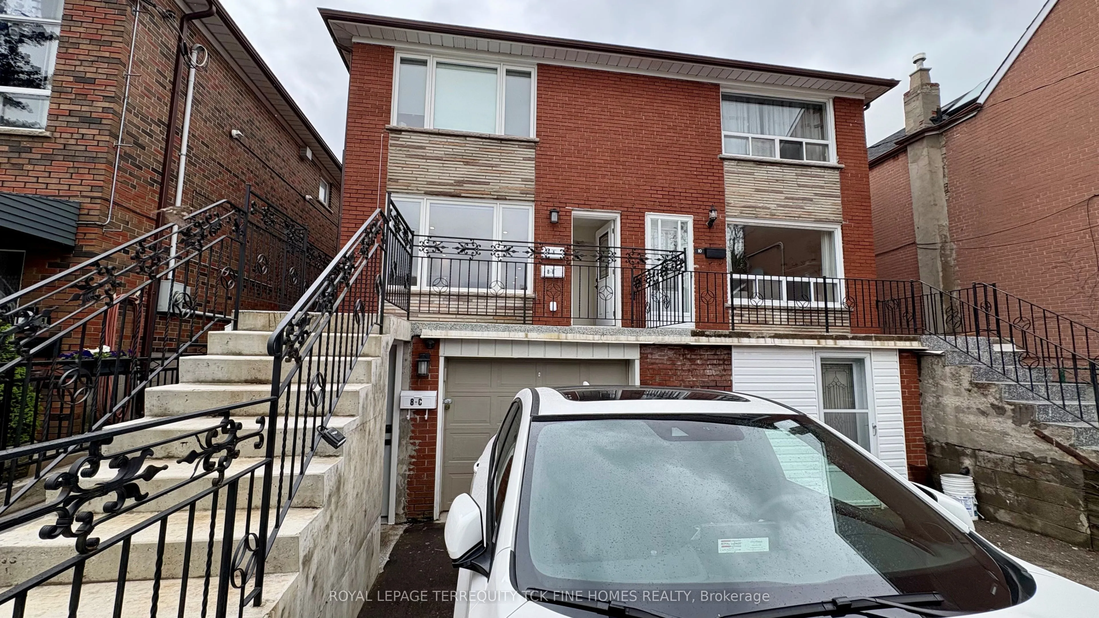 Semi-Detached Home For Lease | C13132576