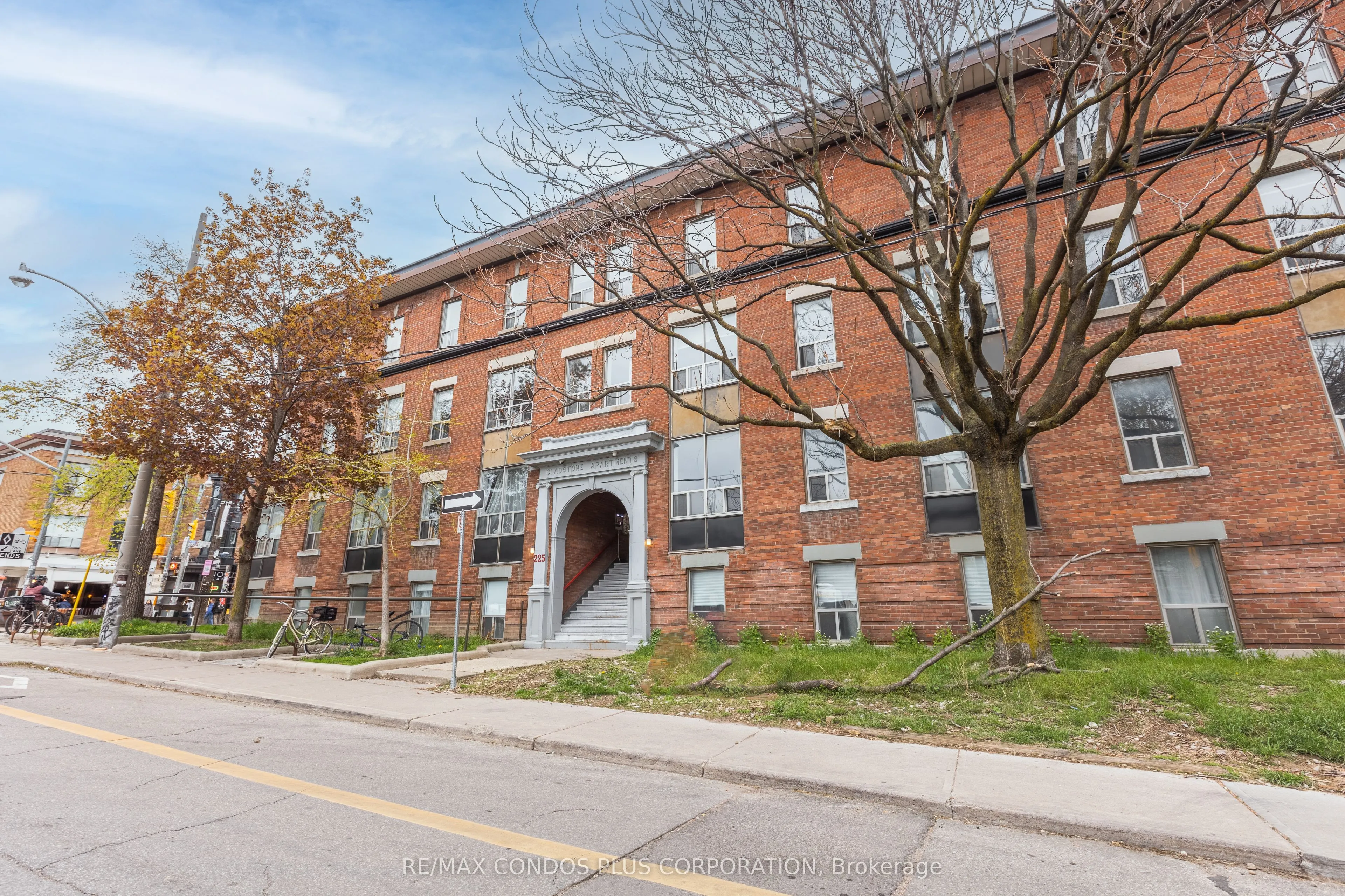 Multiplex For Lease | C13138884
