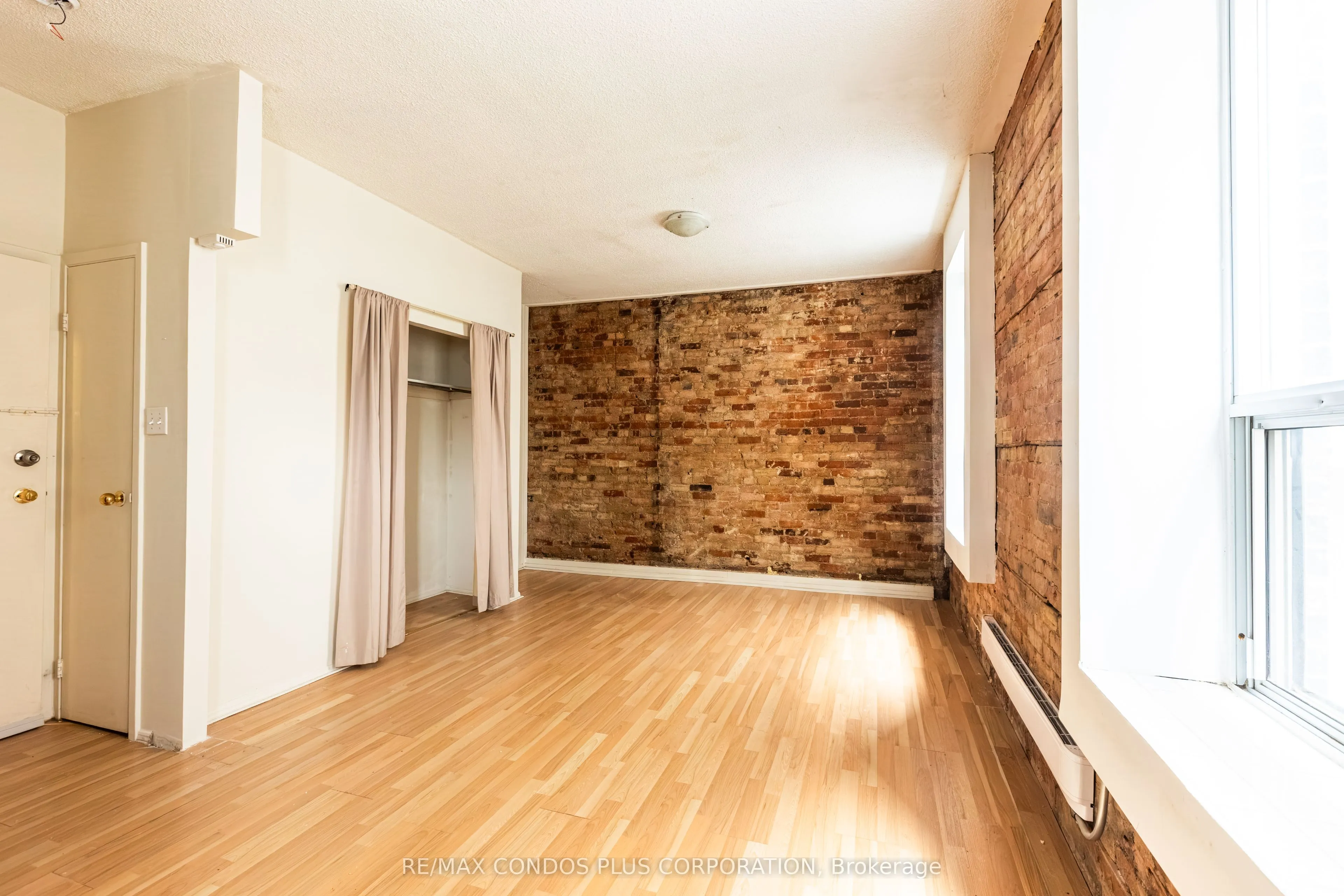 Multiplex For Lease | C13138904