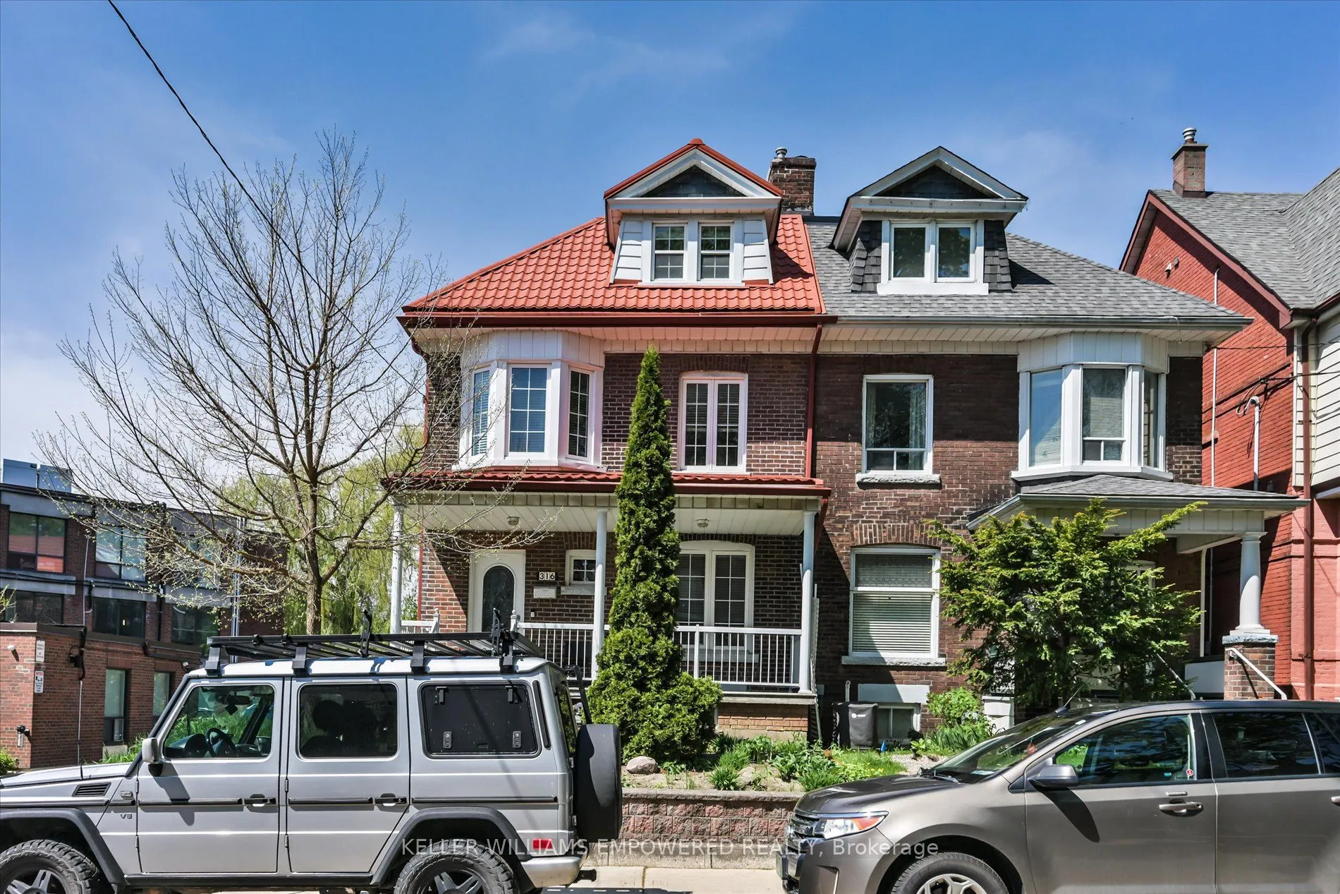 Semi-Detached Home For Sale | C13142850