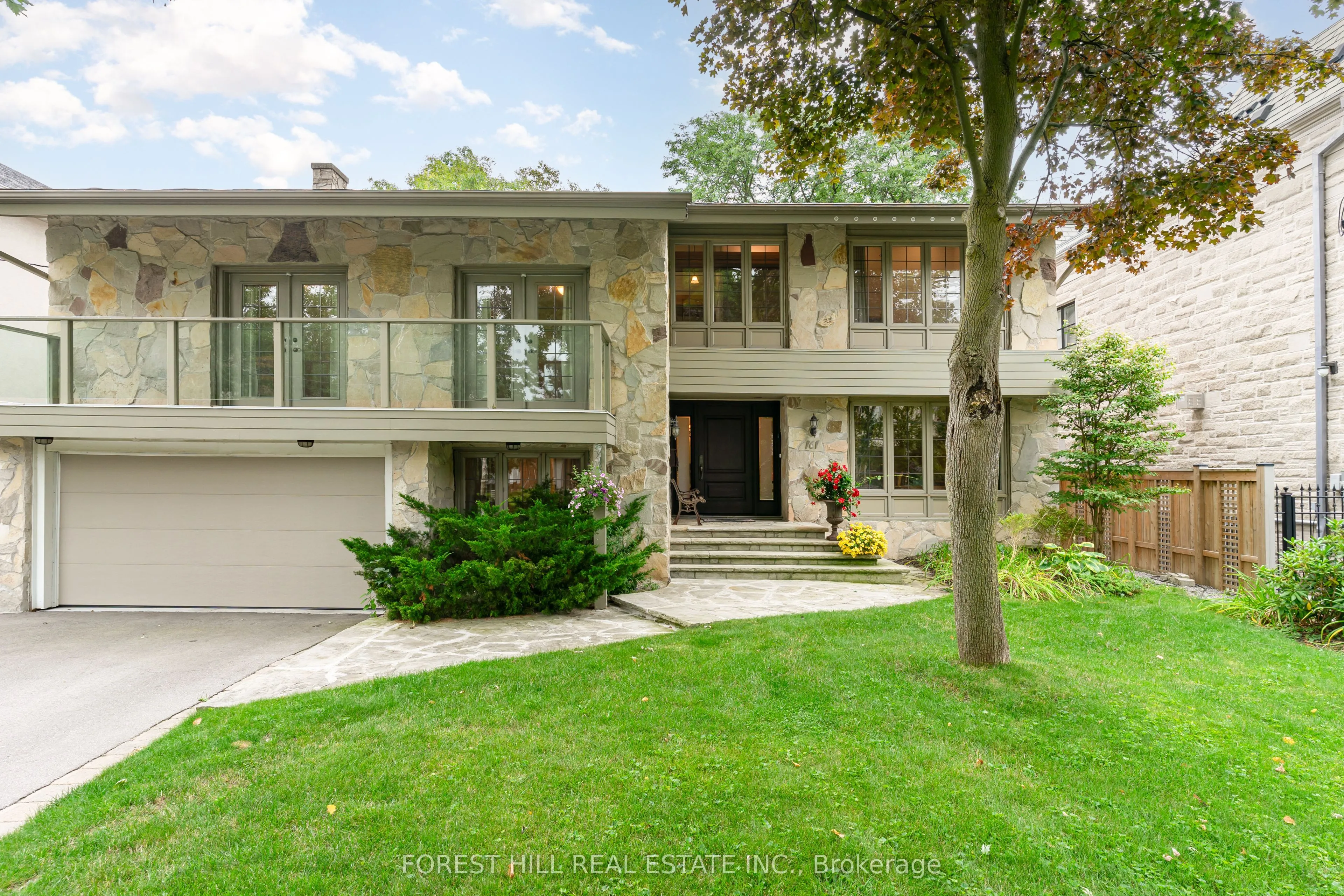 Detached Home For Sale | C13144566