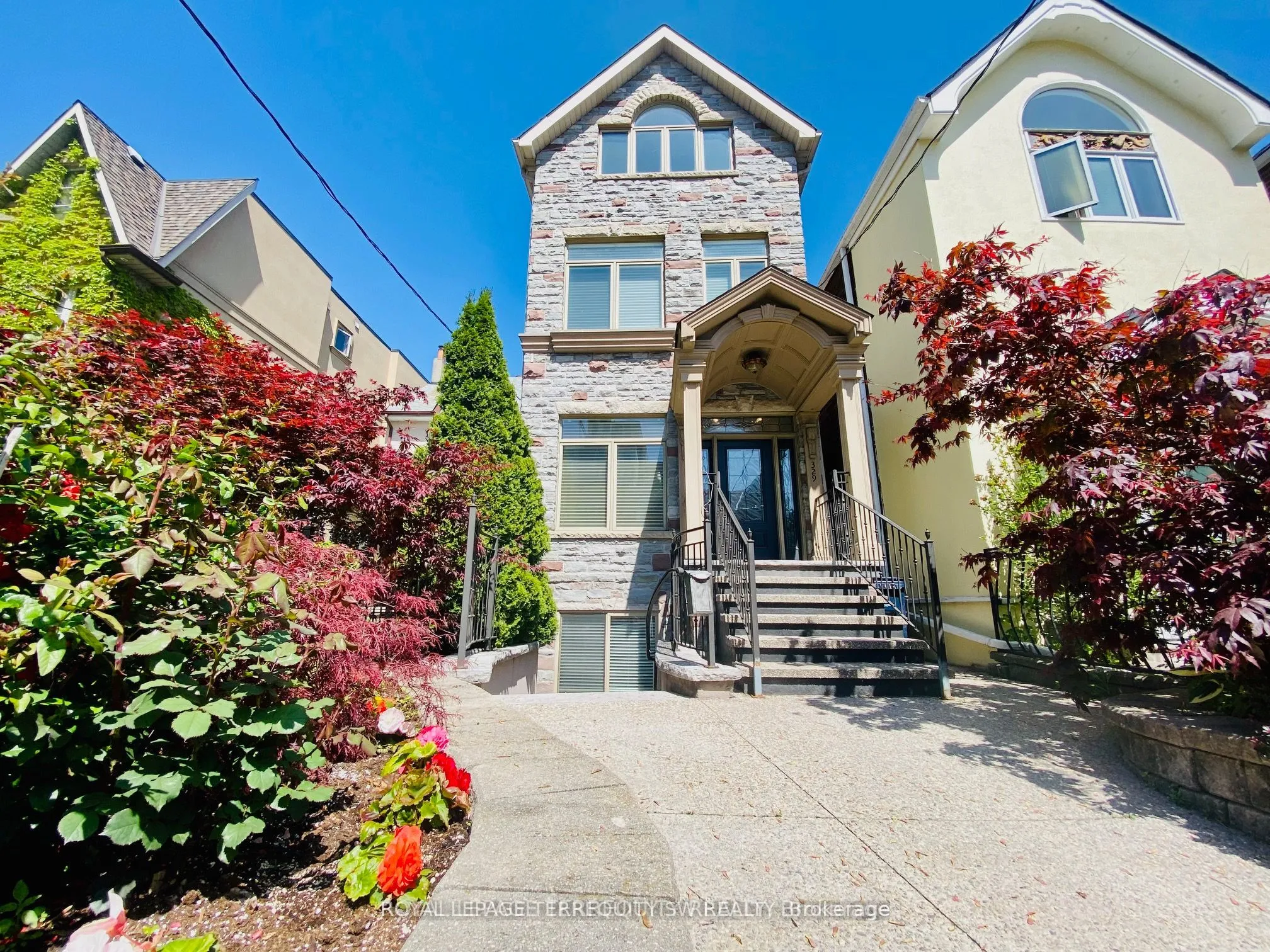 Detached Home For Sale | C13149568