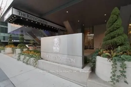 183 Wellington W Street, Toronto C01, ON M5V 0A1