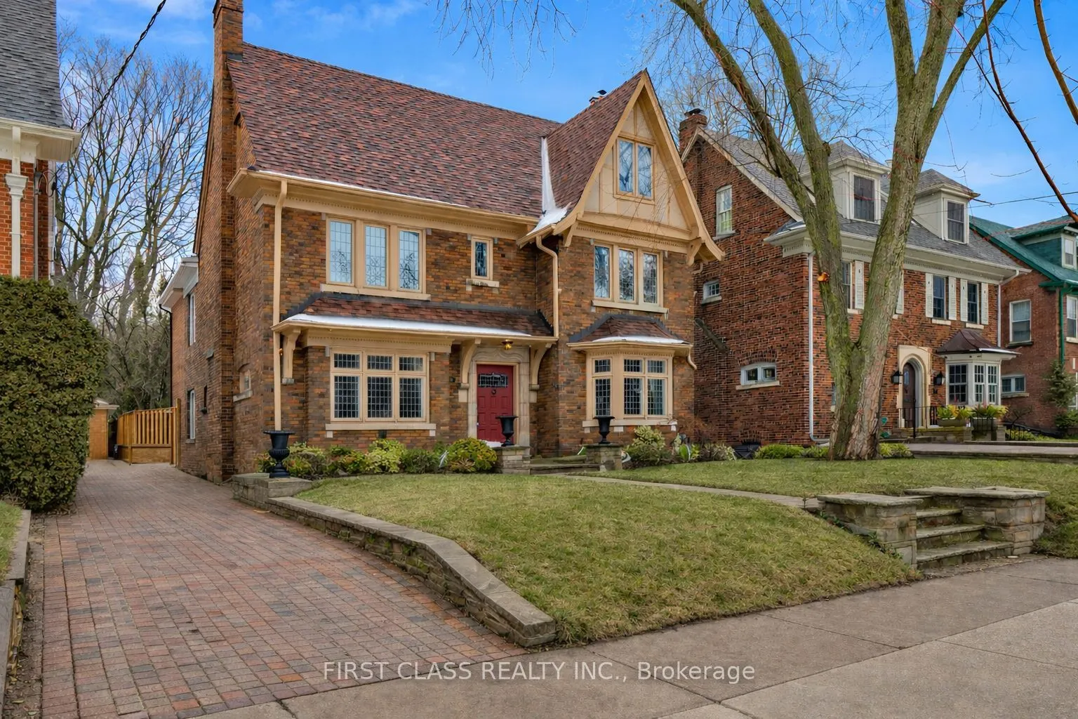 Detached Home For Lease | C13169784
