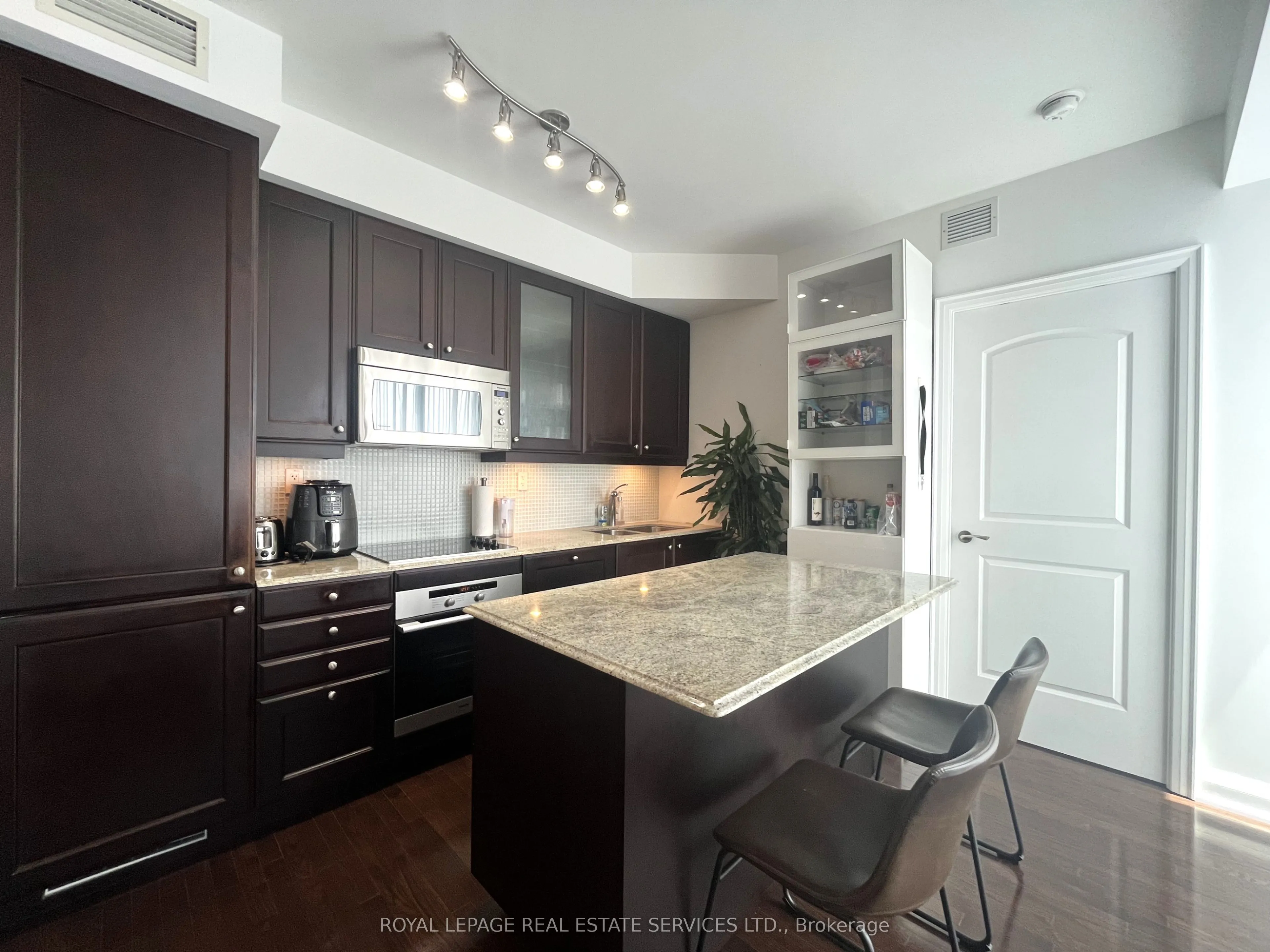 Property For Lease | C13171244