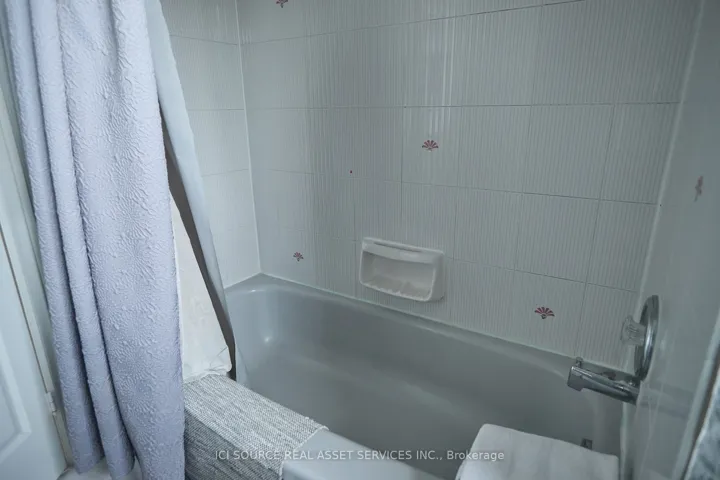 104 Almore Avenue, Toronto C06, ON M3H 2H5