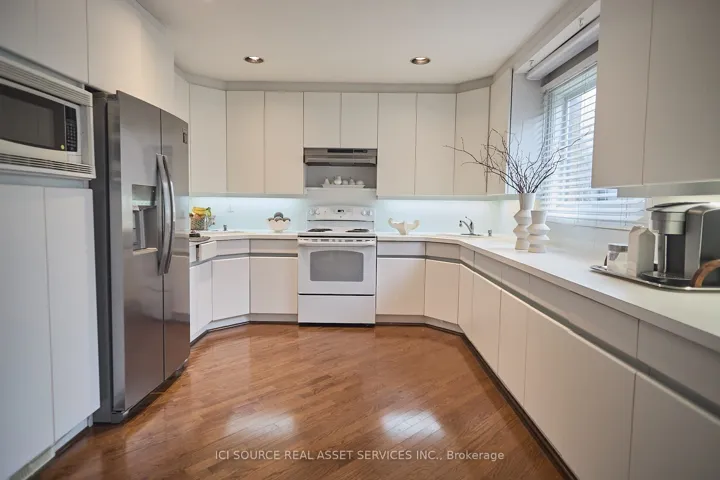 104 Almore Avenue, Toronto C06, ON M3H 2H5