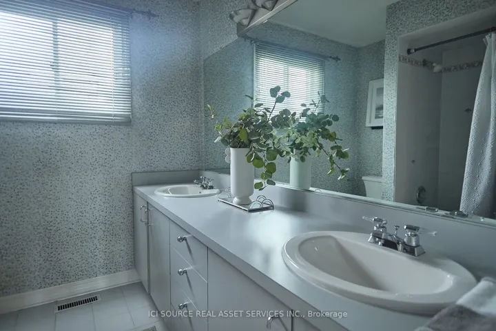 104 Almore Avenue, Toronto C06, ON M3H 2H5