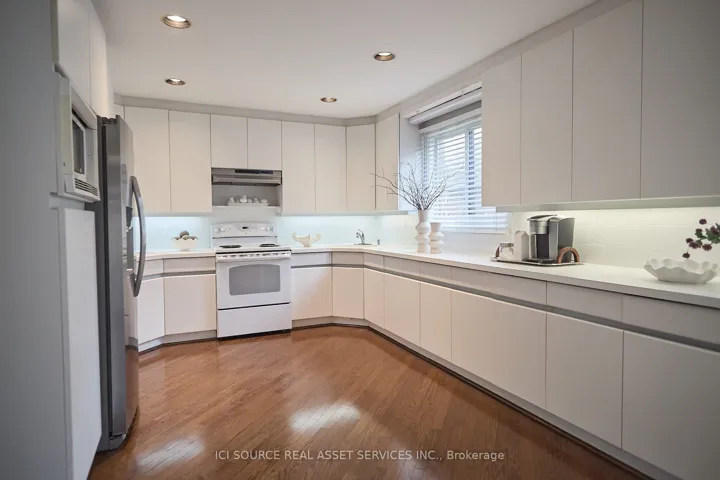 104 Almore Avenue, Toronto C06, ON M3H 2H5