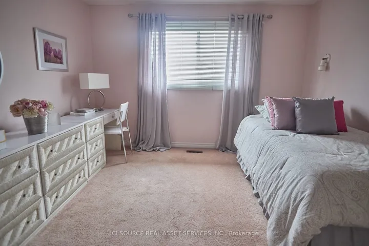 104 Almore Avenue, Toronto C06, ON M3H 2H5