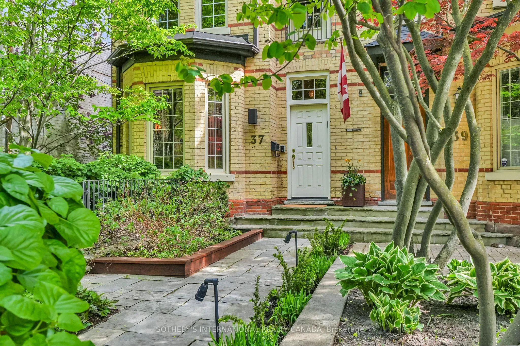 Semi-Detached Home For Sale | C13190678