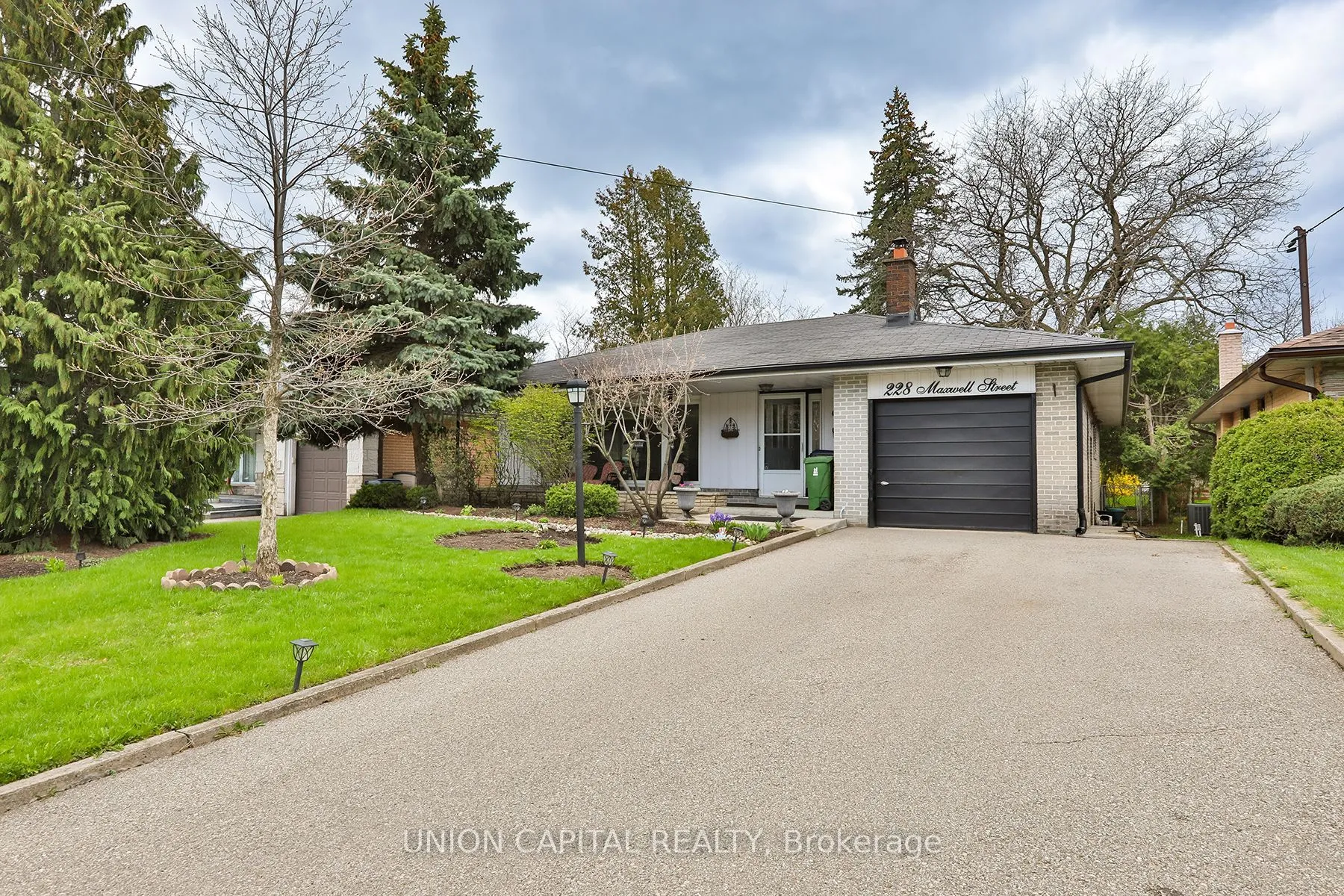 Detached Home For Sale | C13208744