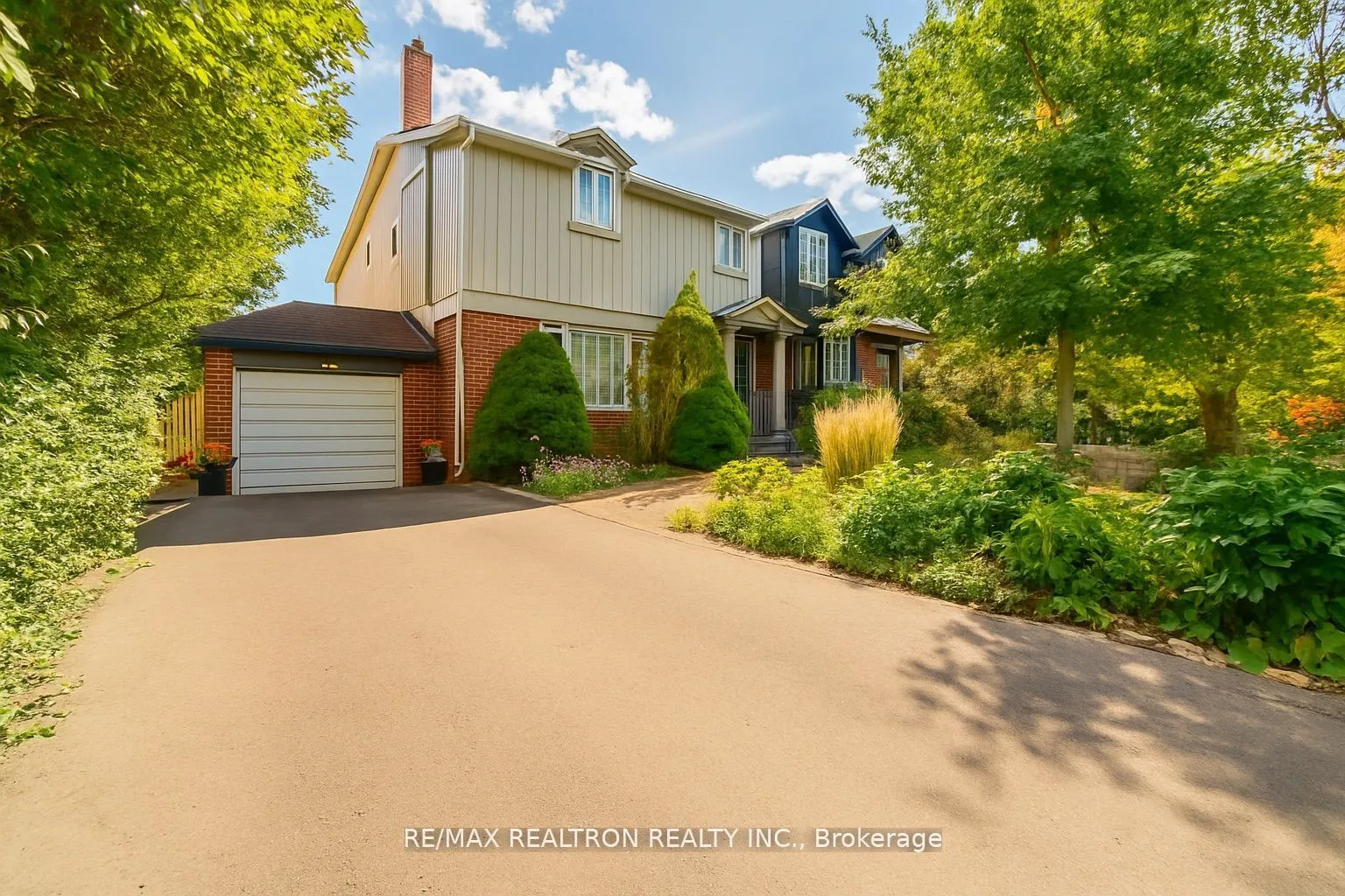 Detached Home For Sale | C13213698