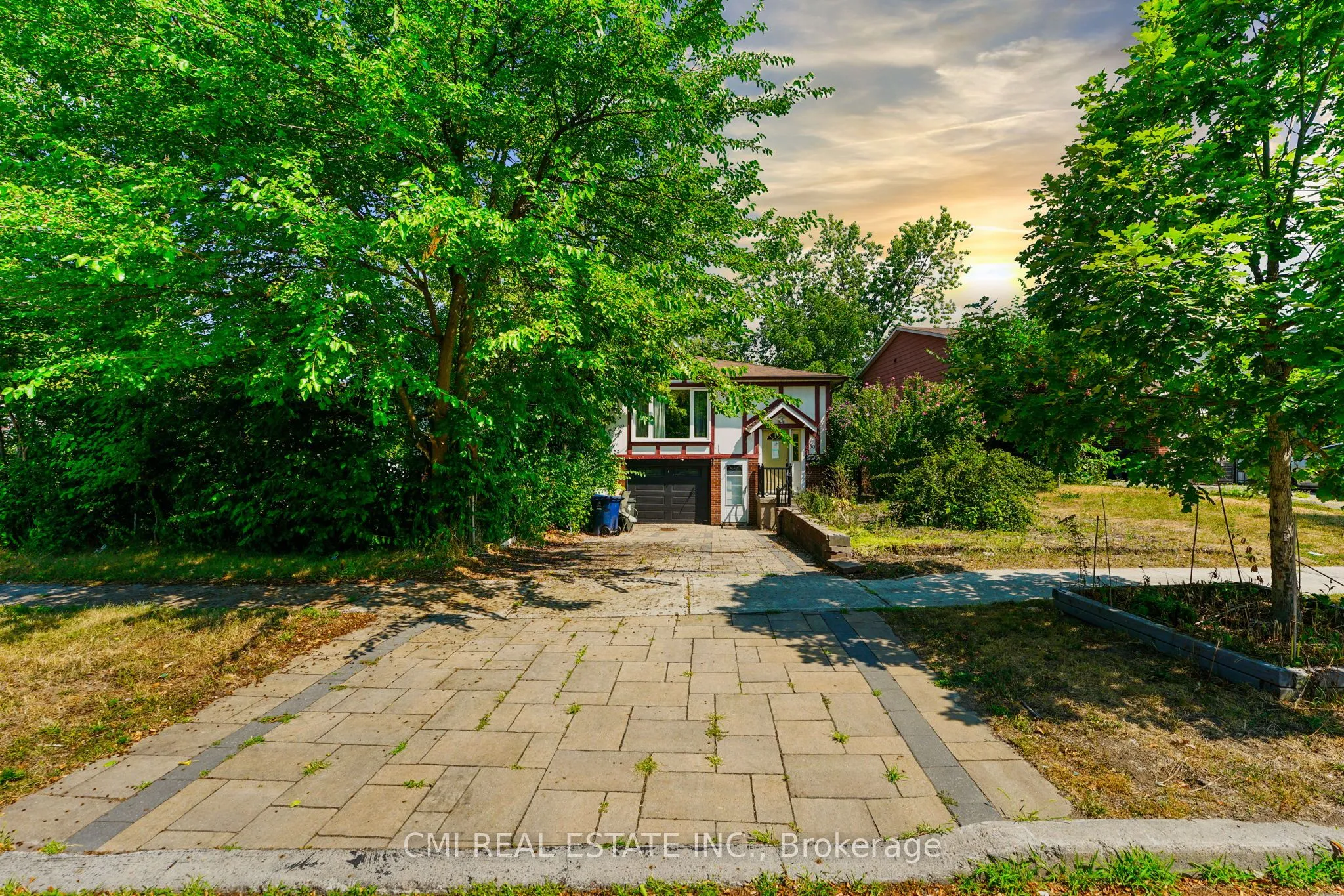 Semi-Detached Home For Sale | C13214070