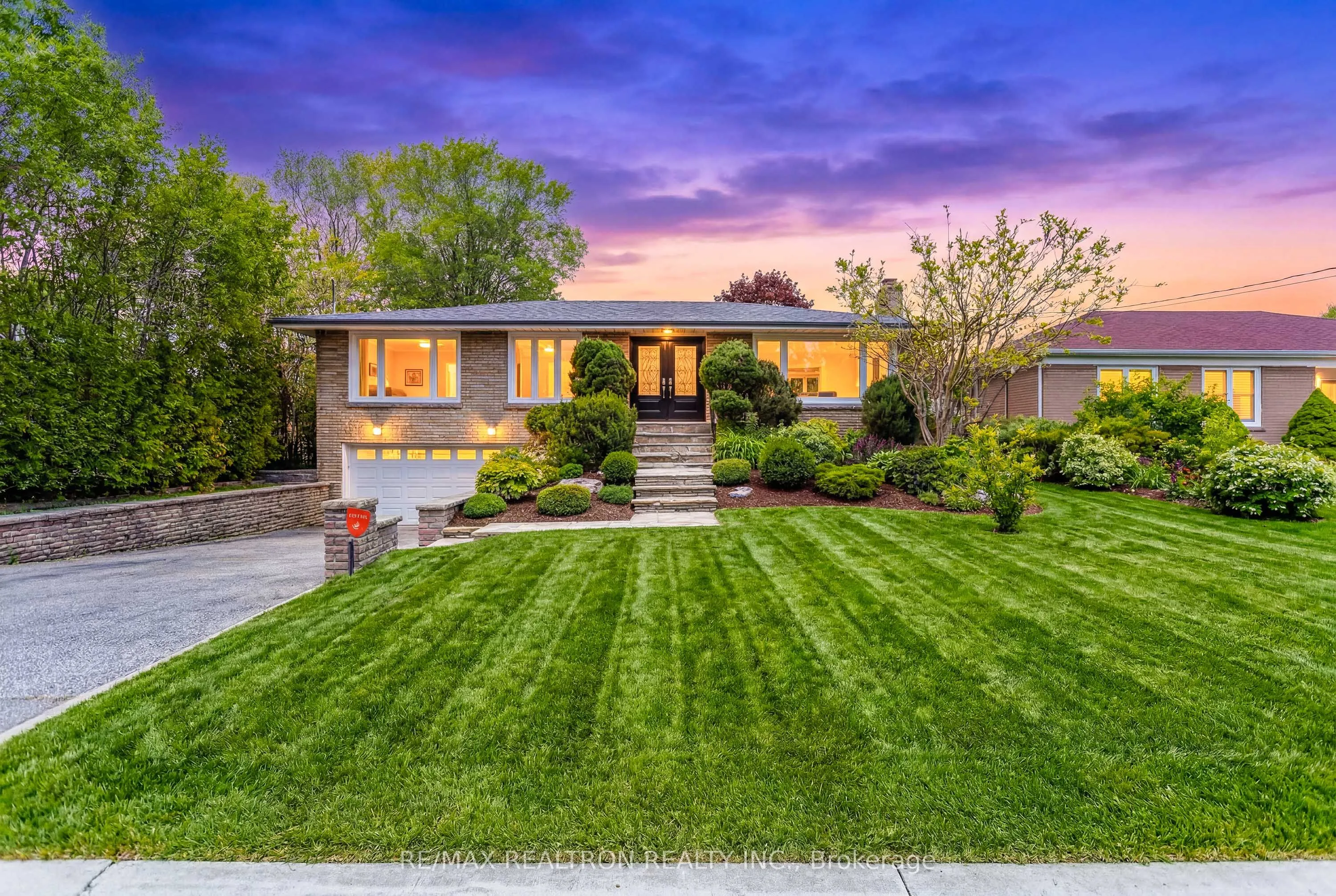 Detached Home For Sale | C13216408