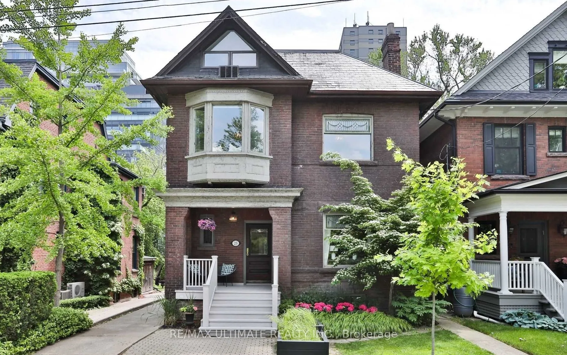 Detached Home For Lease | C13217956