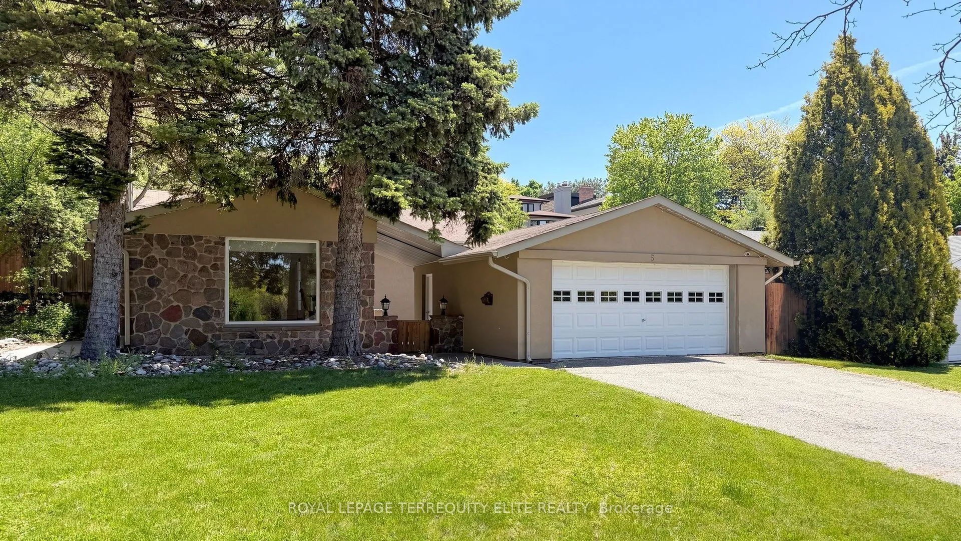 Detached Home For Sale | C13218602