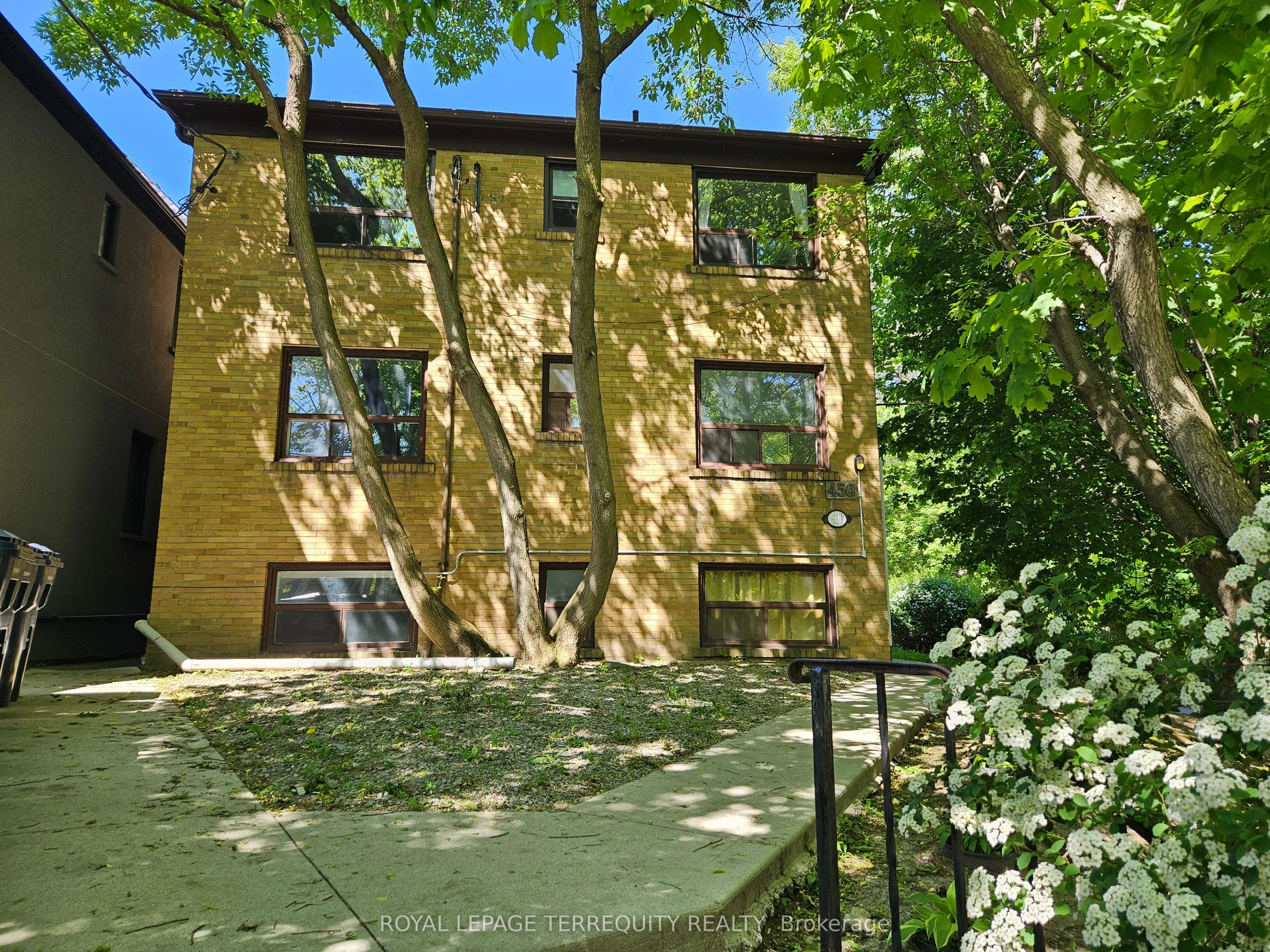 Multiplex For Lease | C13222382