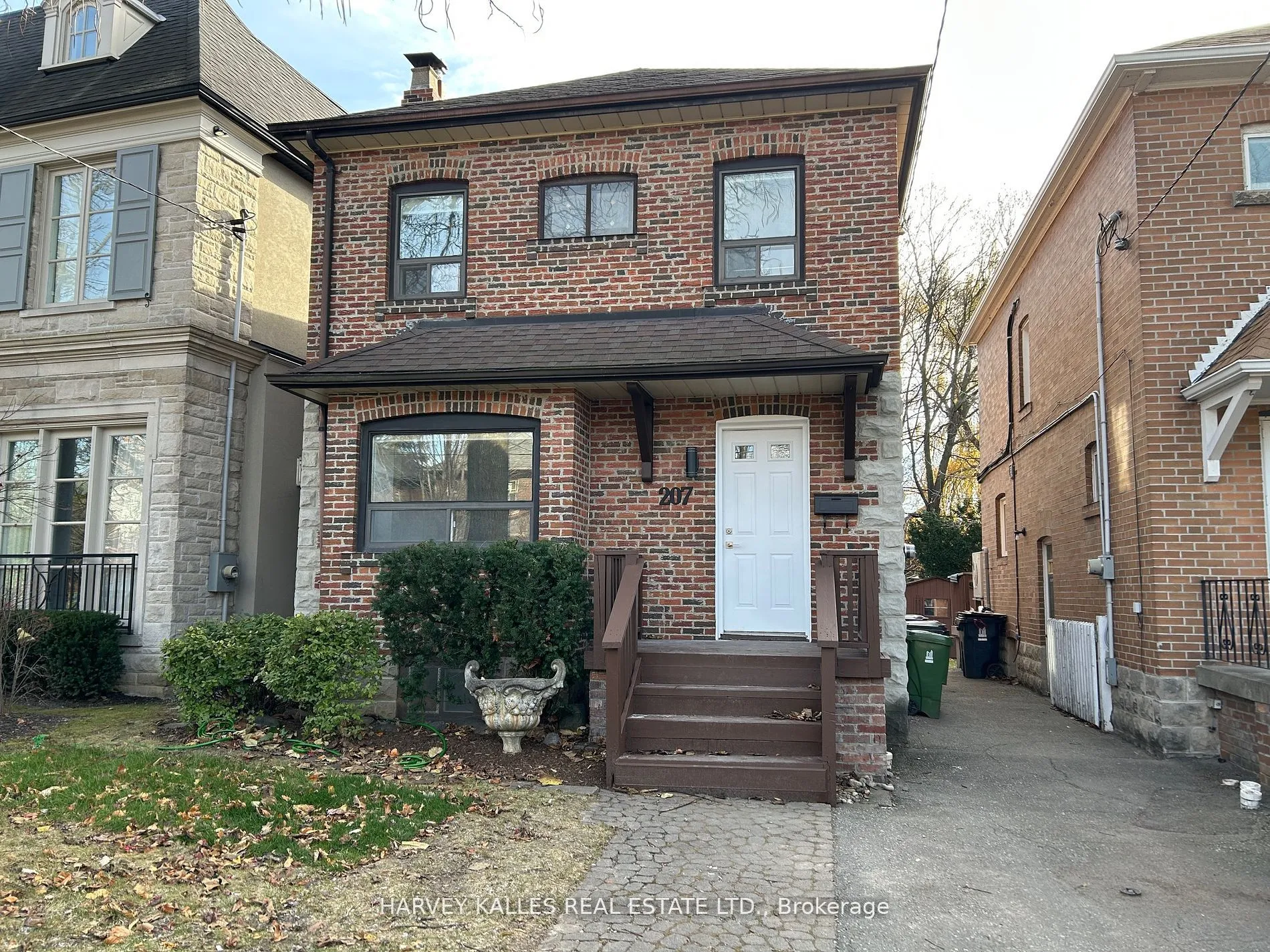 Detached Home For Lease | C13230380