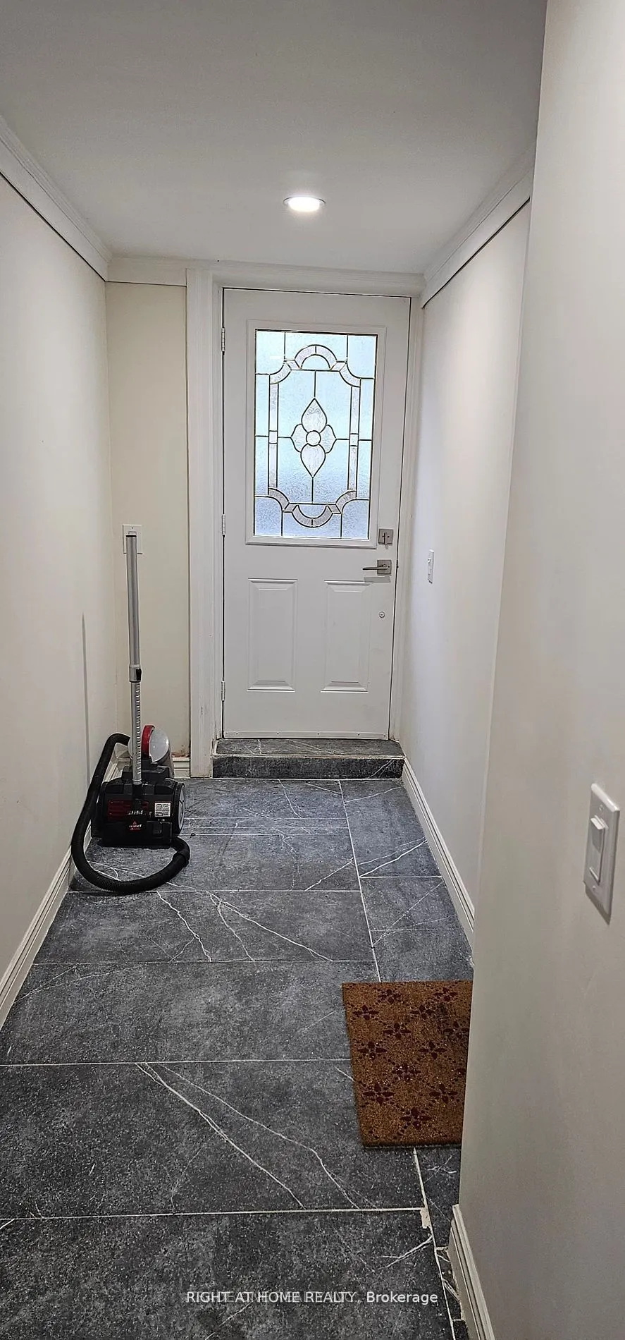 Detached Home For Lease | C13232988