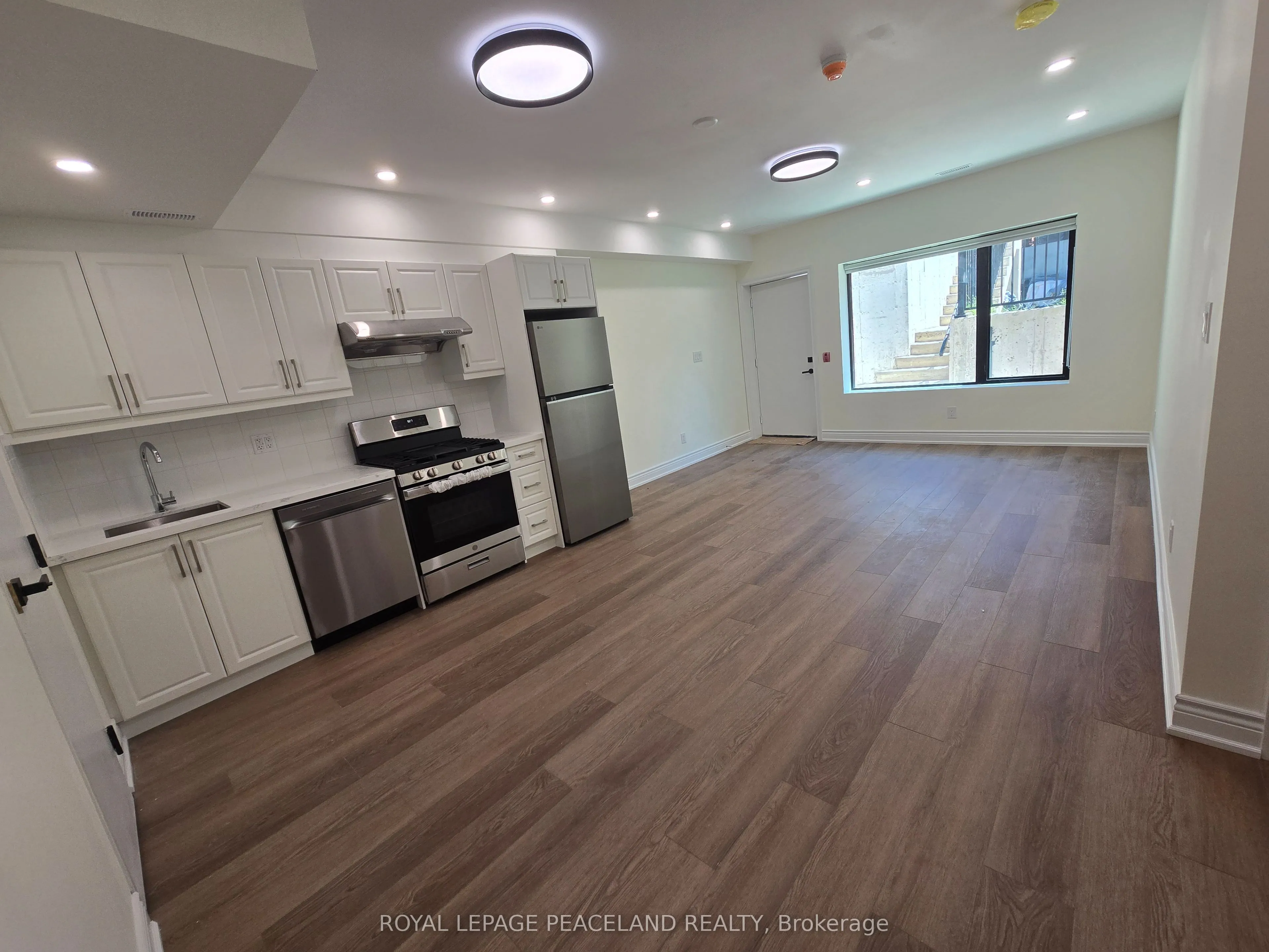 Multiplex For Lease | C13235662