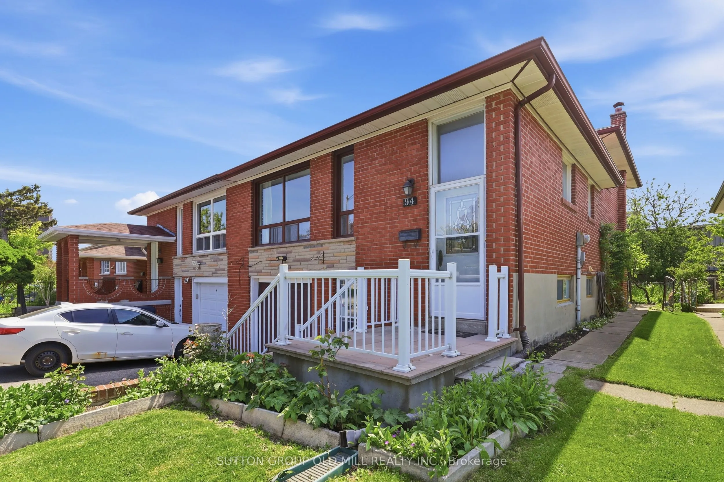 Semi-Detached Home For Sale | C13236760