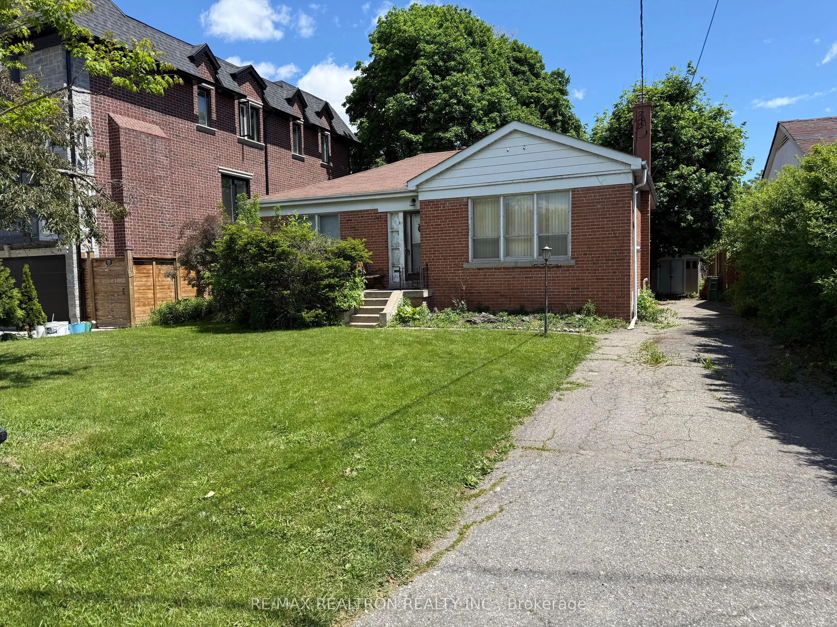 Detached Home For Sale | C13236974