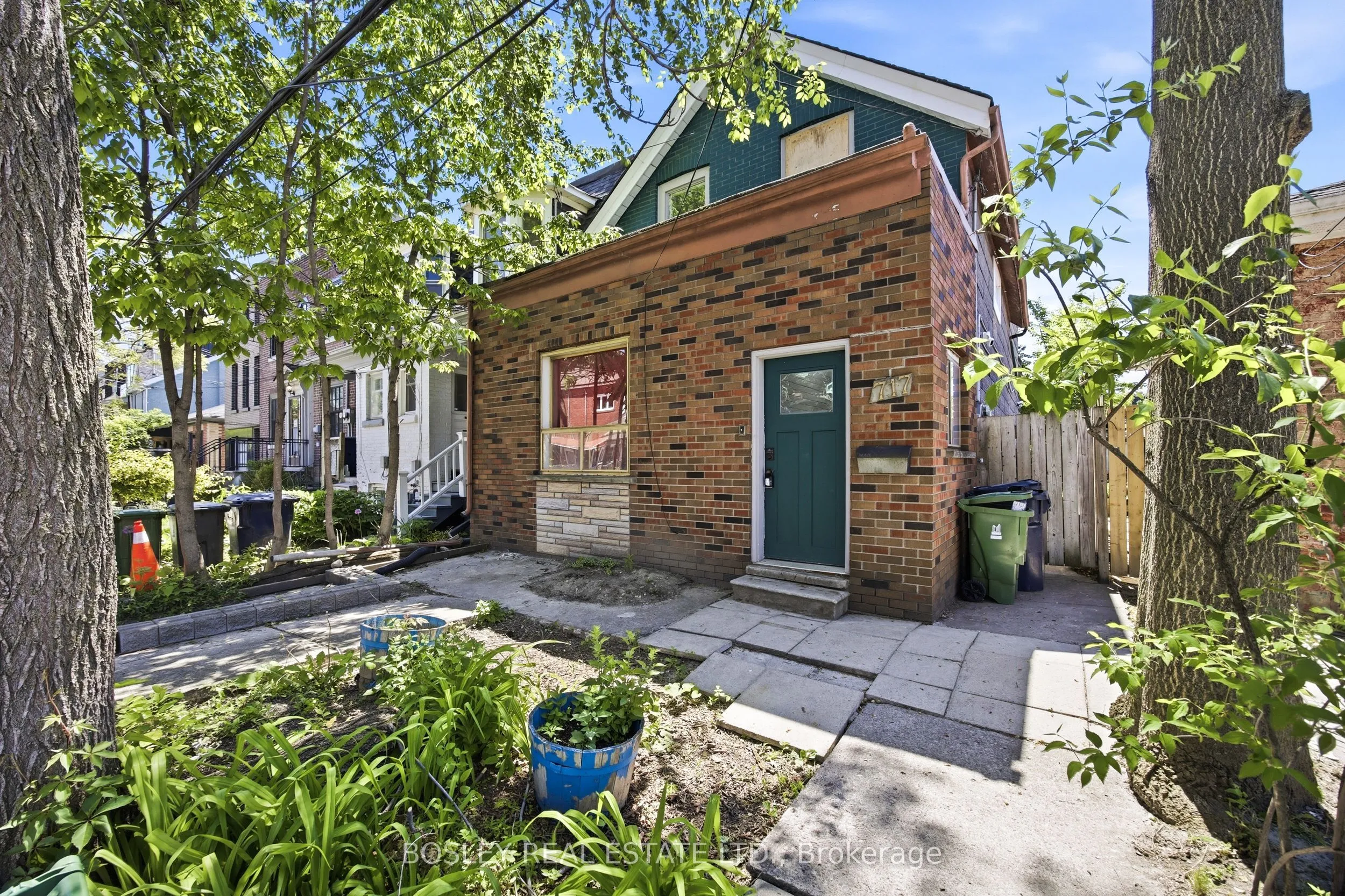 Detached Home For Sale | C13239230