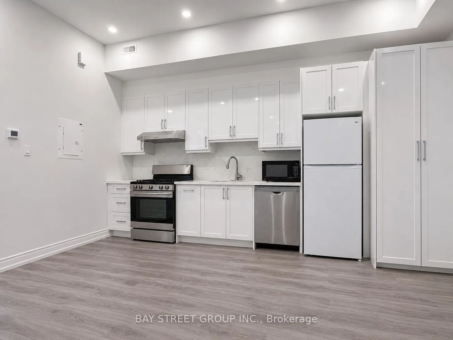 Multiplex For Lease | C13240416