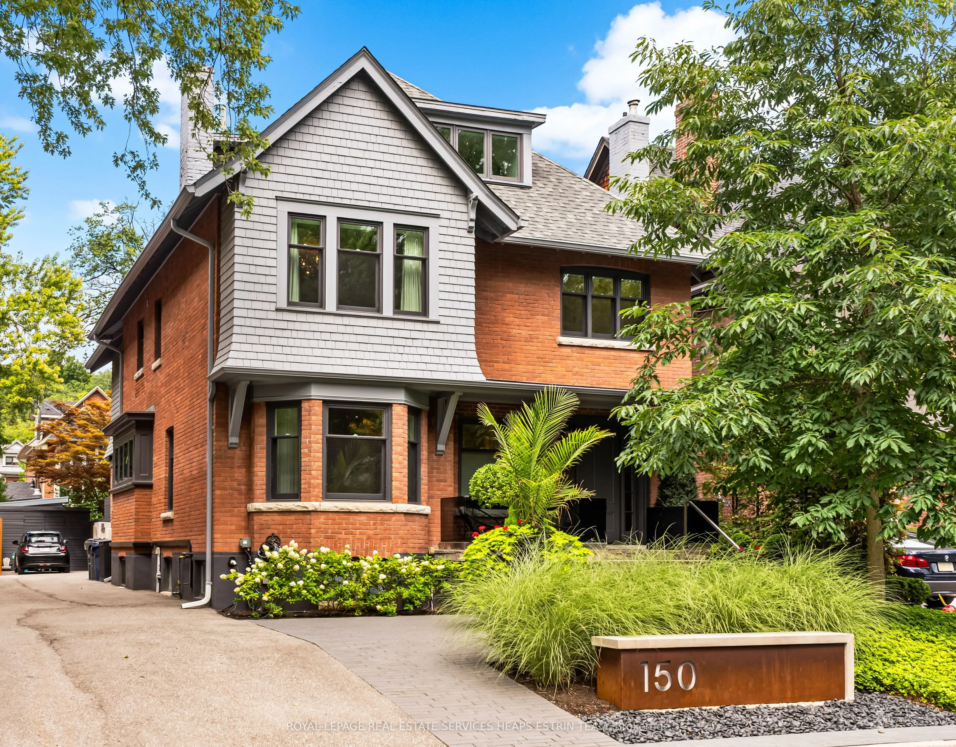 Detached Home For Sale | C13243712