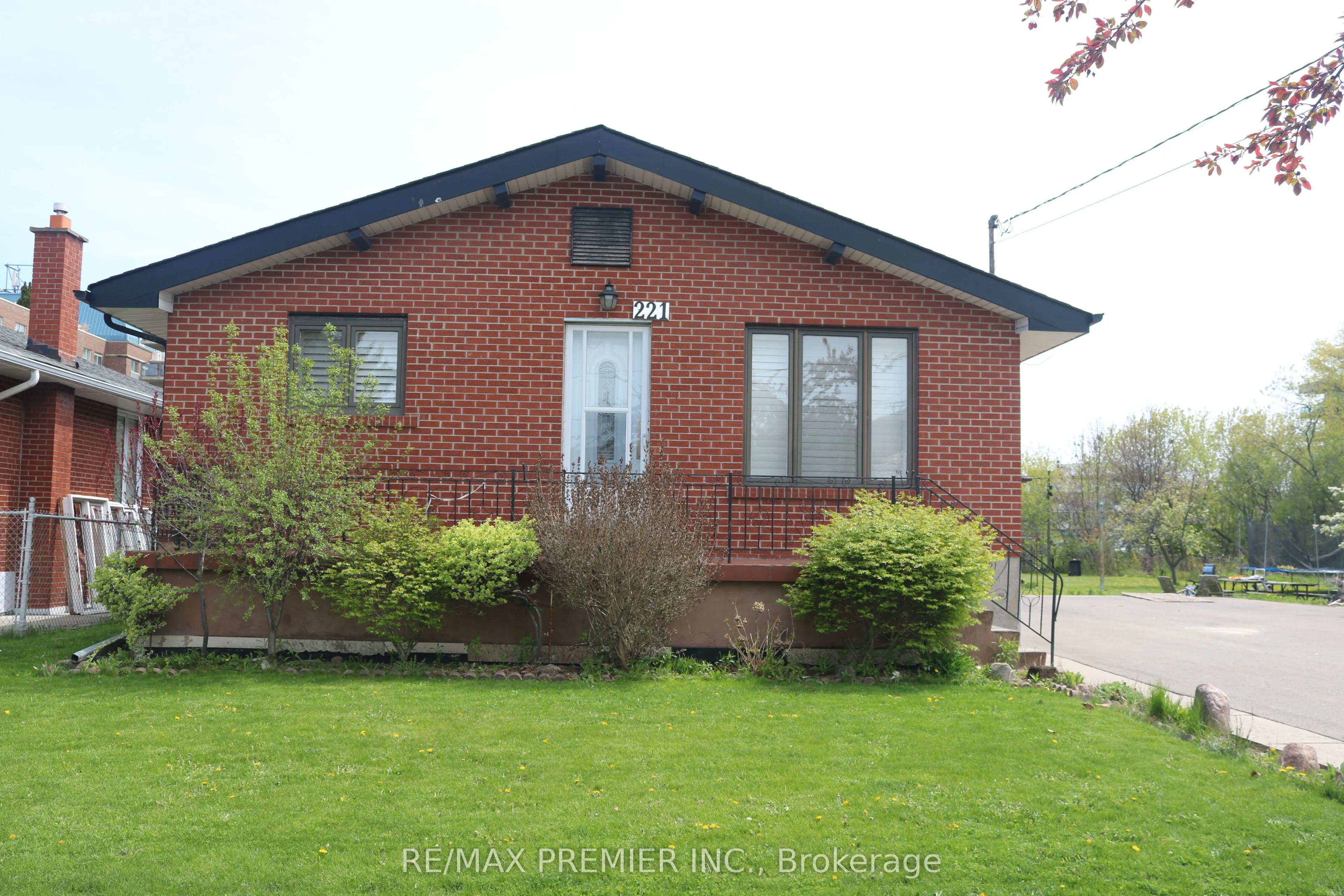 Detached Home For Sale | C13246950