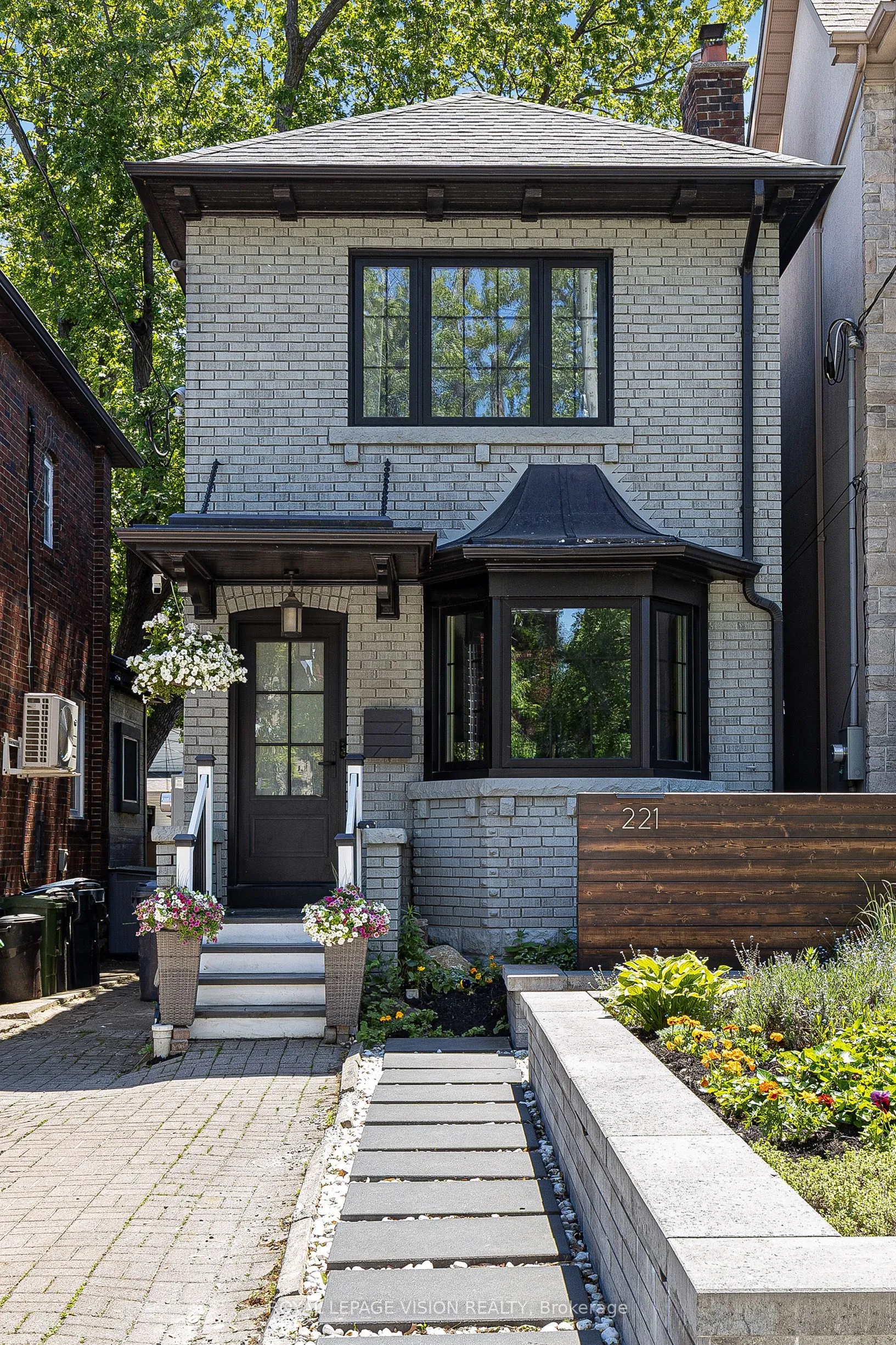 Detached Home For Sale | C13287664