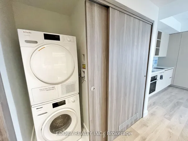 85 Mcmahon Drive 1506, Toronto C15, ON M2K 0H1