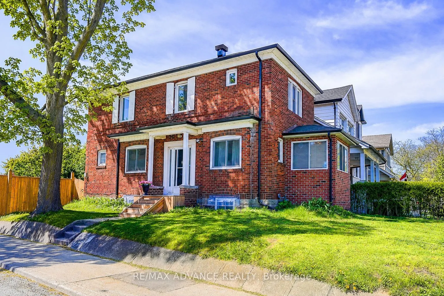 Detached Home For Sale | C13421790