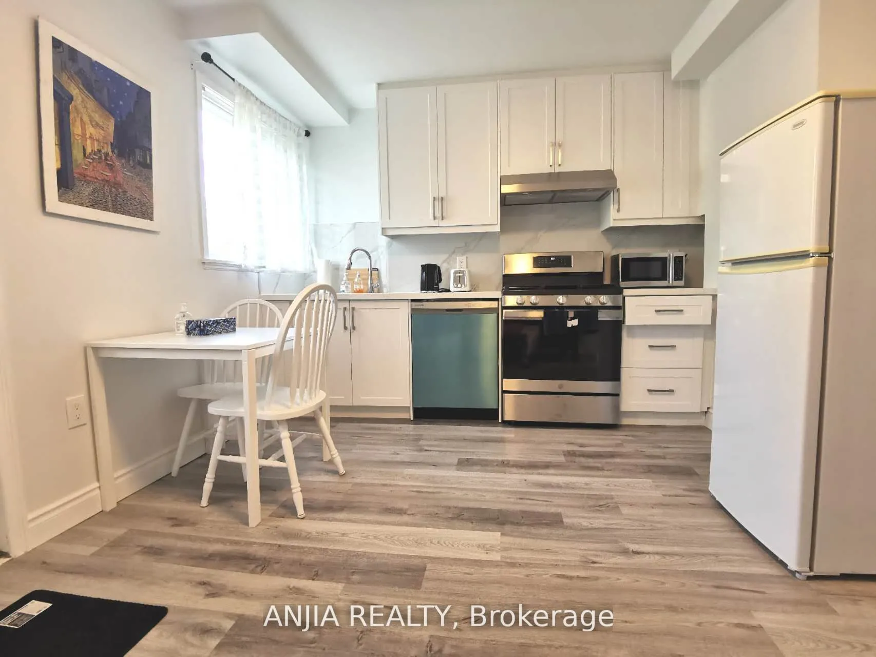 Triplex For Lease | C13429490