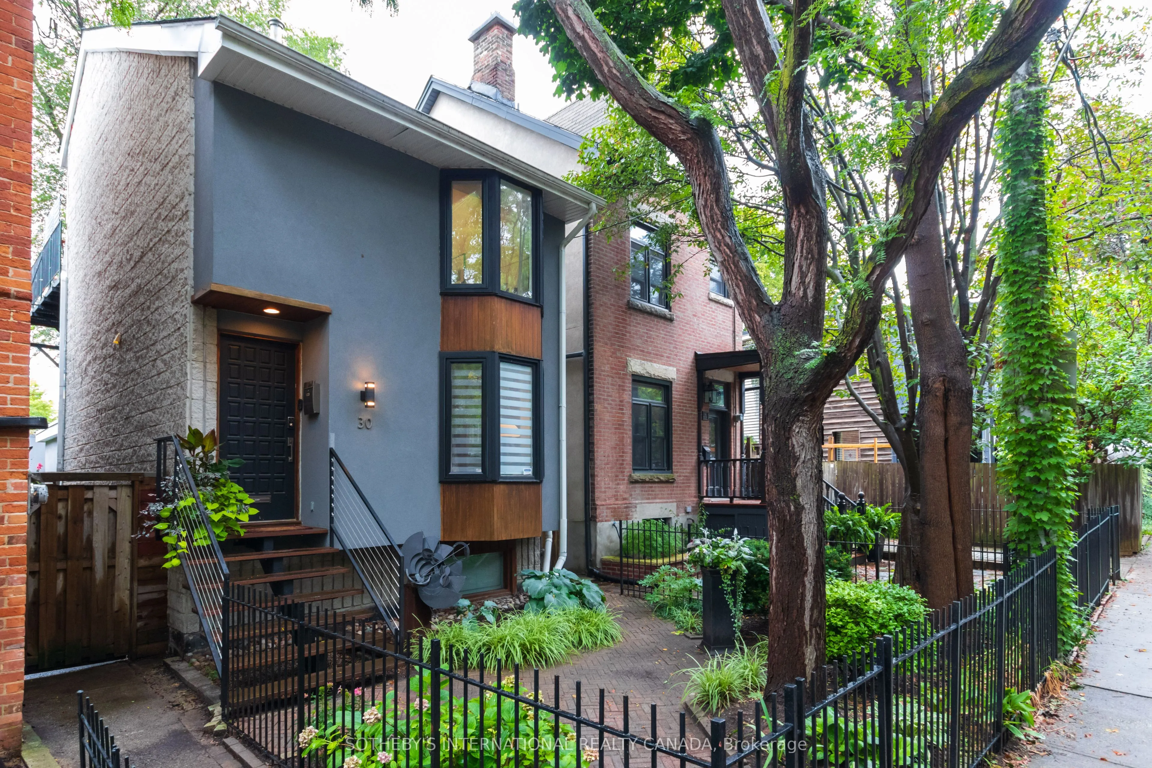 Detached Home For Sale | C13430692