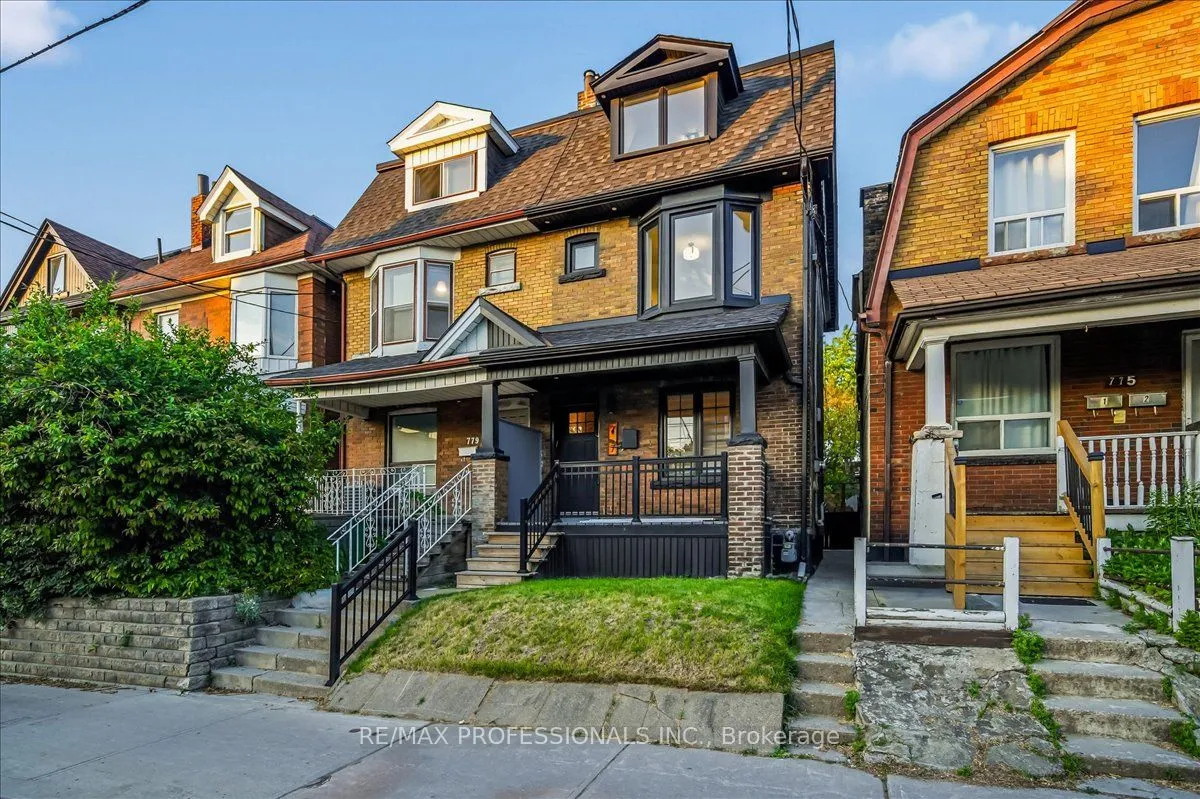 Semi-Detached Home For Sale | C13433886