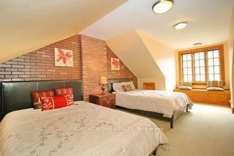 104 Bleecker Street 2, Toronto C08, ON M4X 1L8