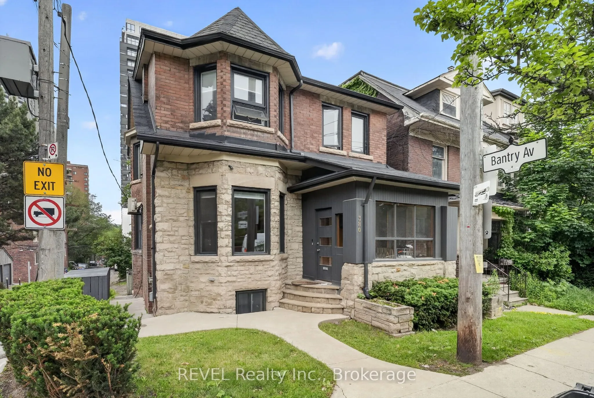 Detached Home For Sale | C13452232