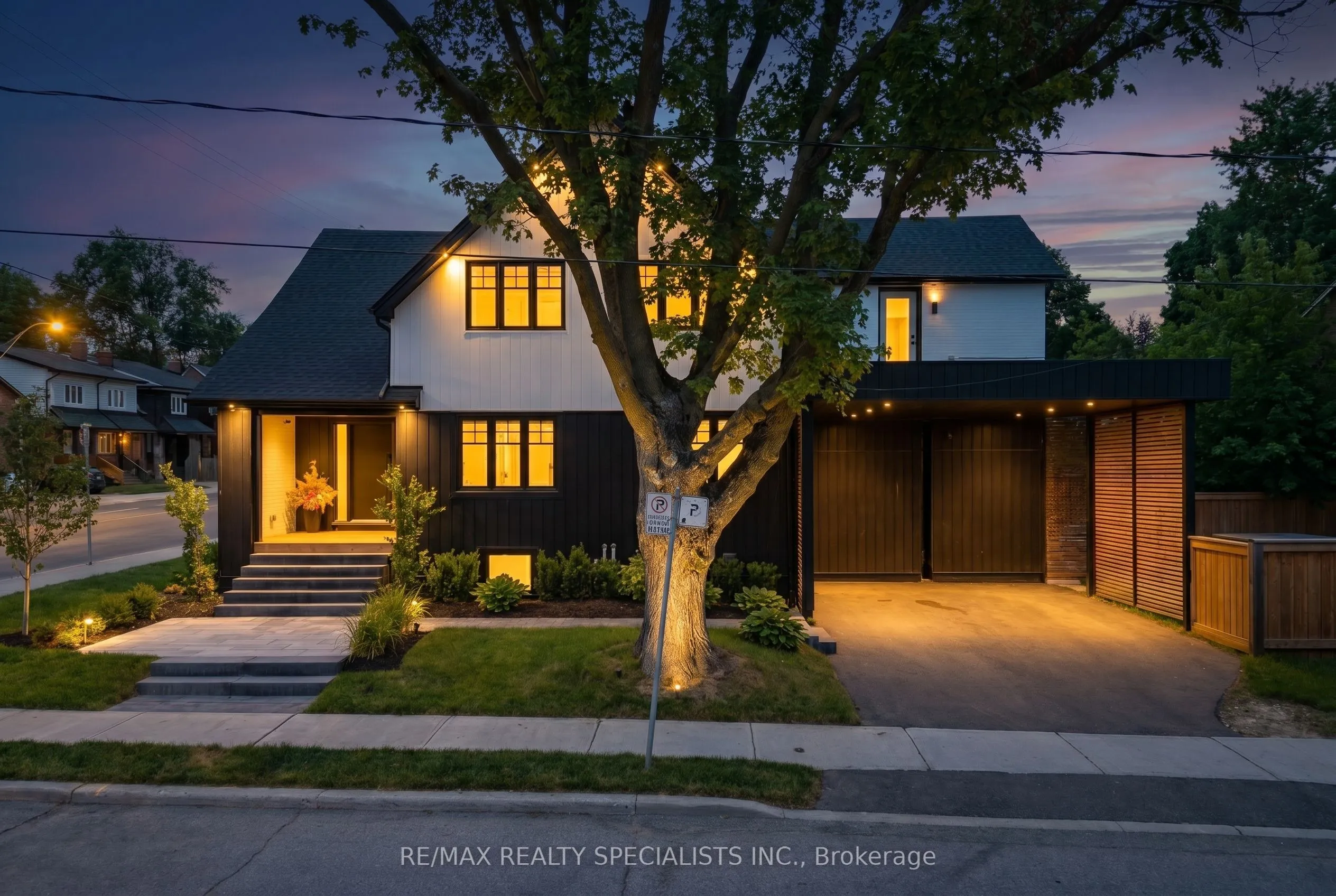 Detached Home For Sale | C13476478